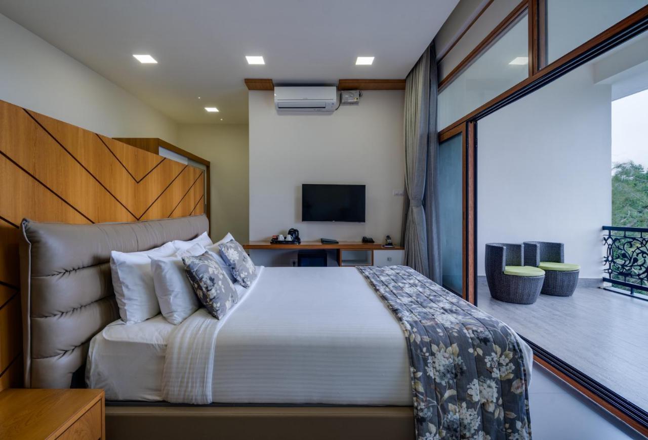 Deluxe Double Room with Balcony