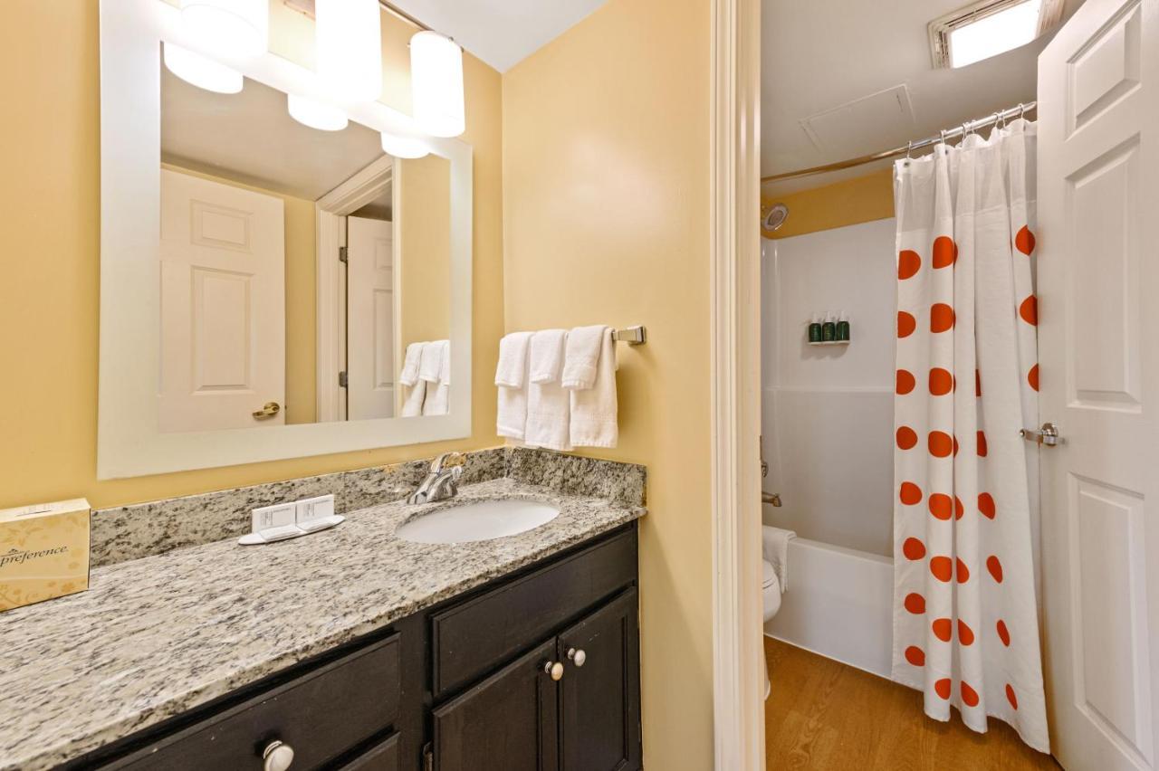 2 Bedroom Suite 2 Queen Beds Non-Smoking