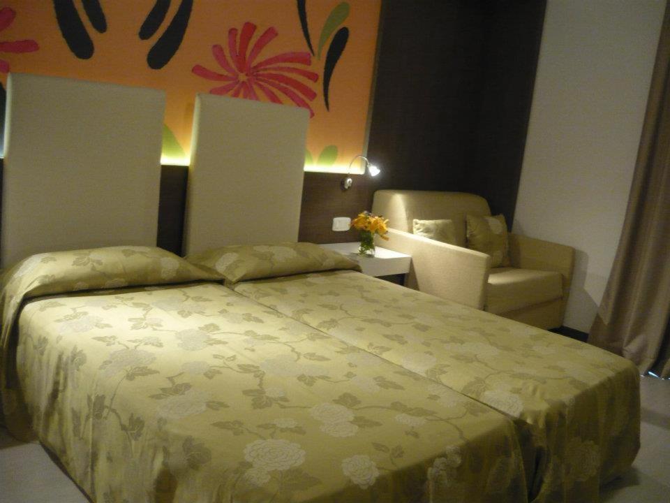 Doppel- oder Zweibettzimmer