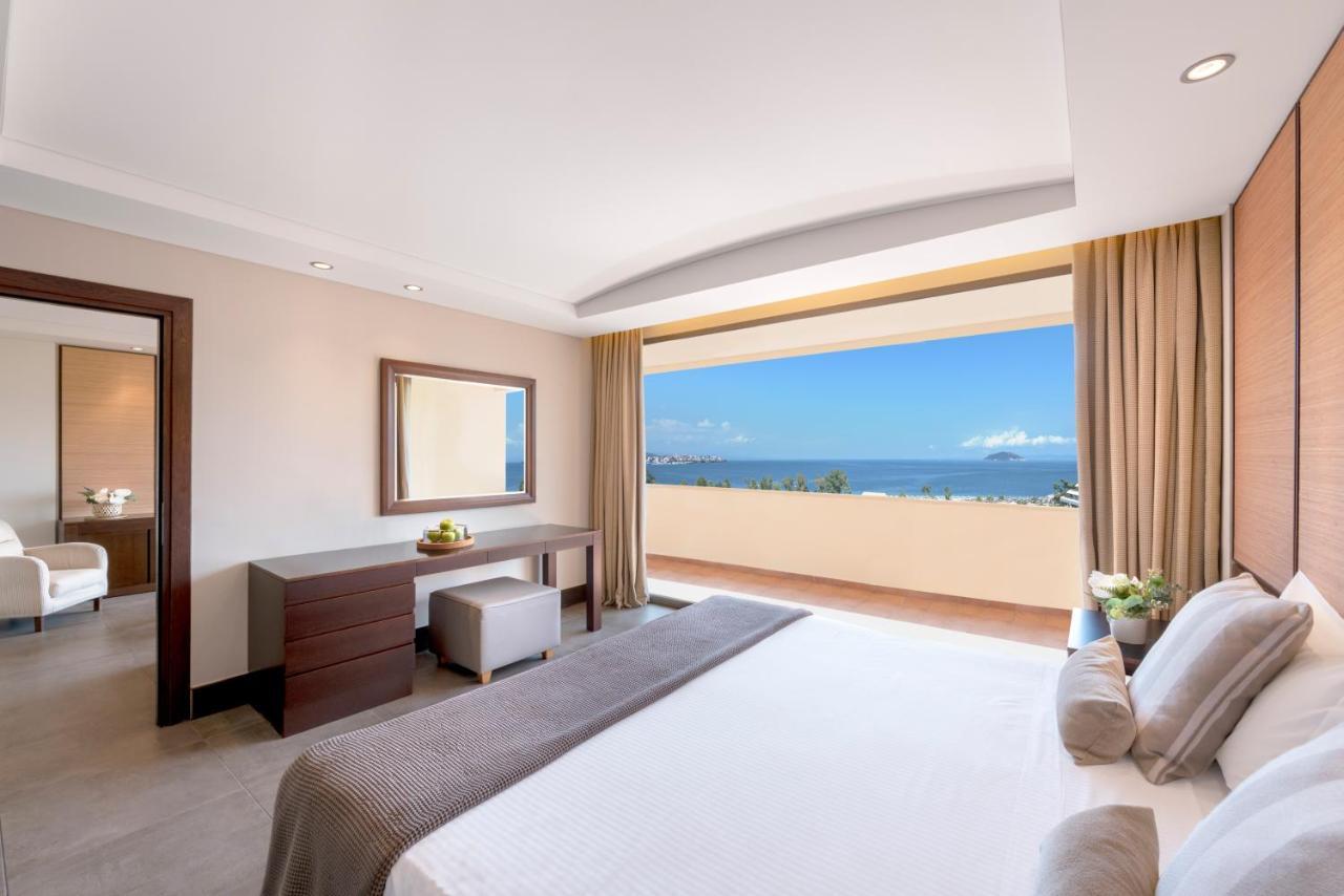Suite Sea or Marina View