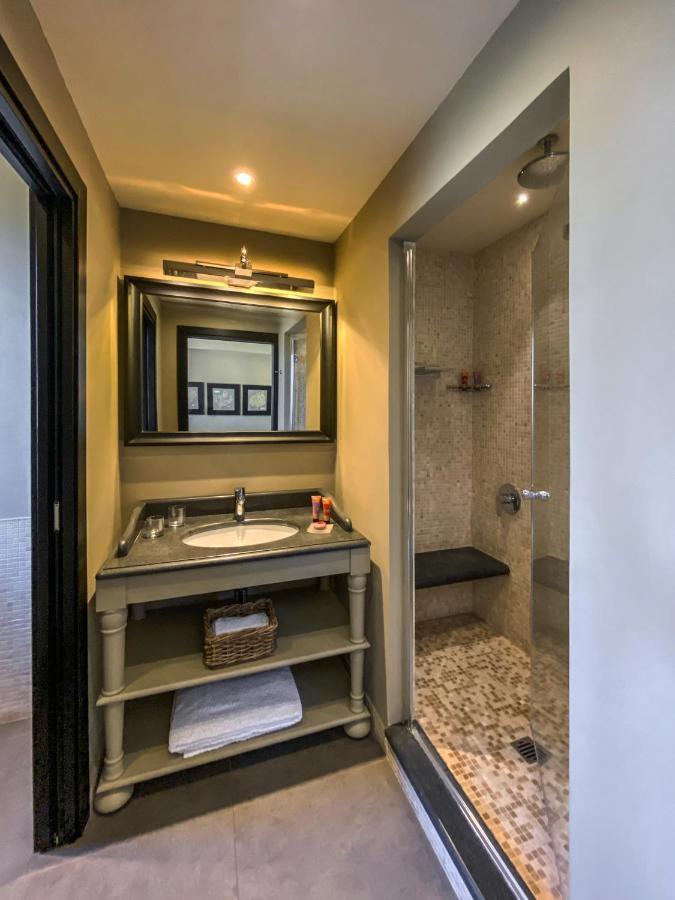 Luxury Suite with Sea View- Separate Building