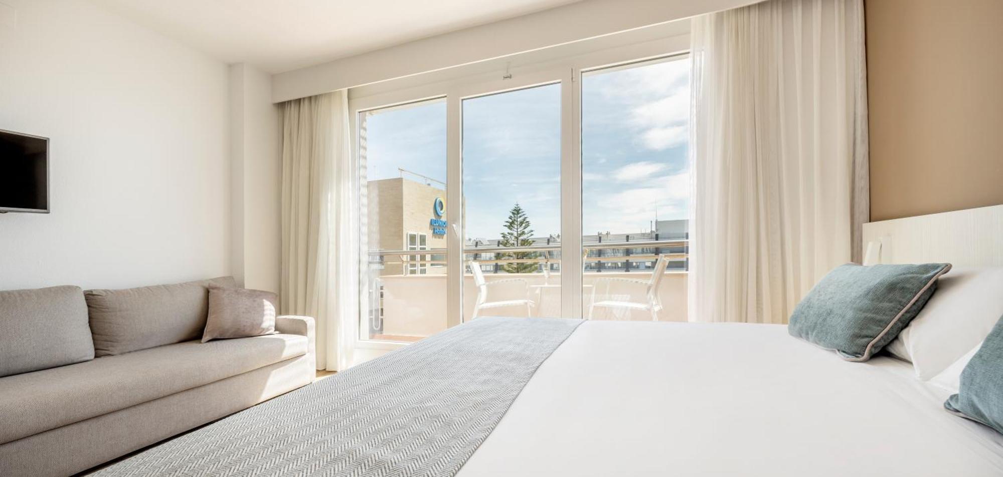Standard Twin Room Sea View