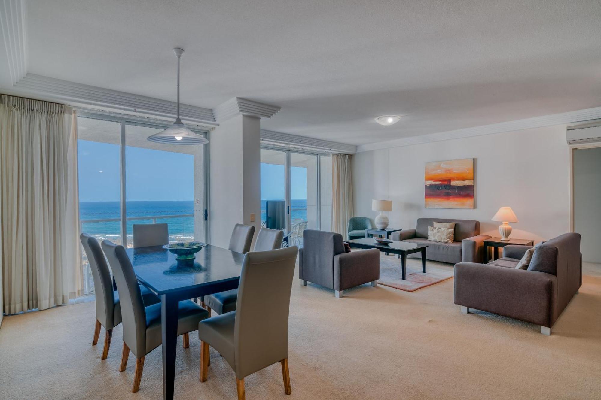 One-Bedroom Apartment High Level Ocean View