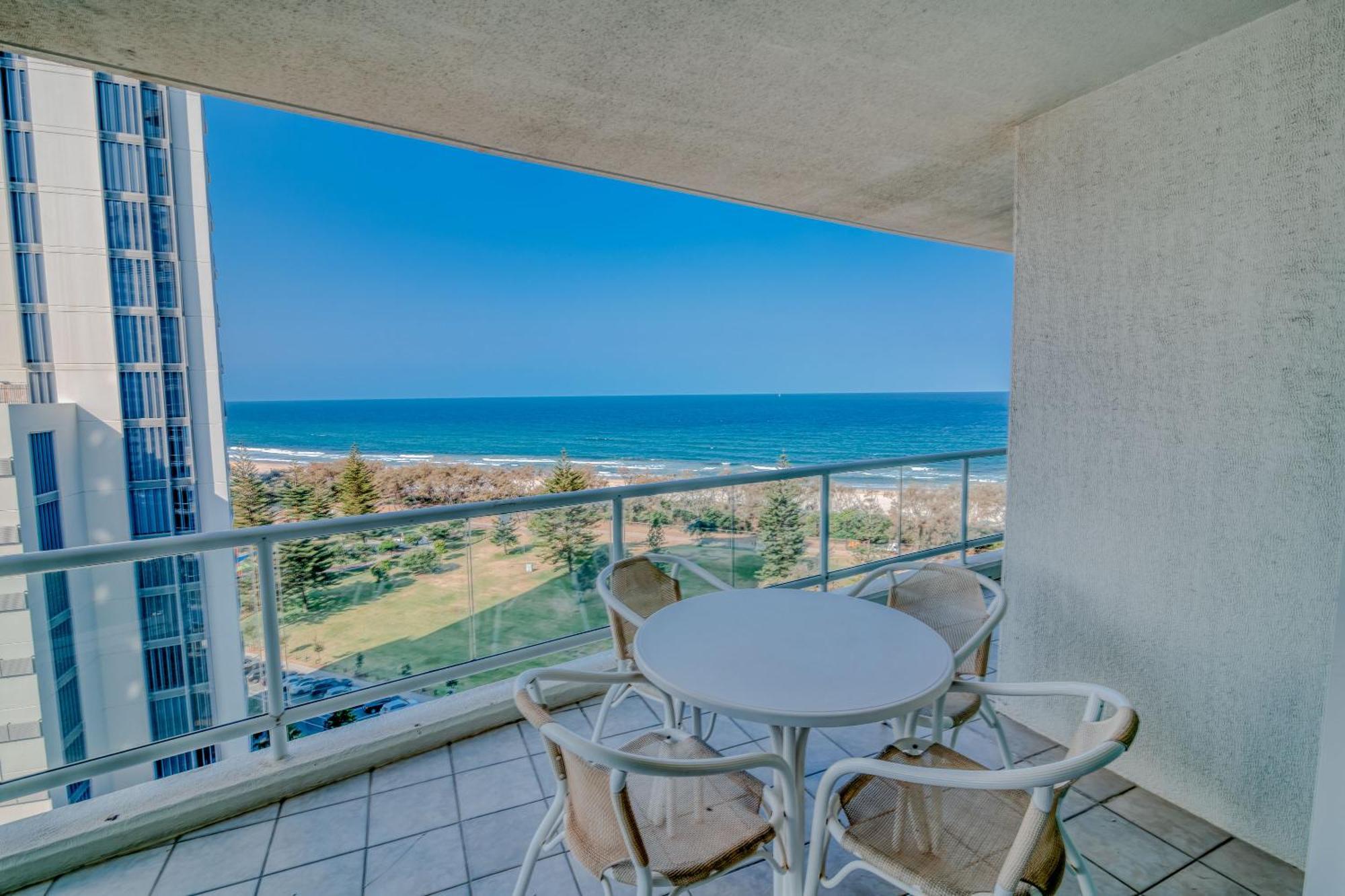 One-Bedroom Apartment High Level Ocean View