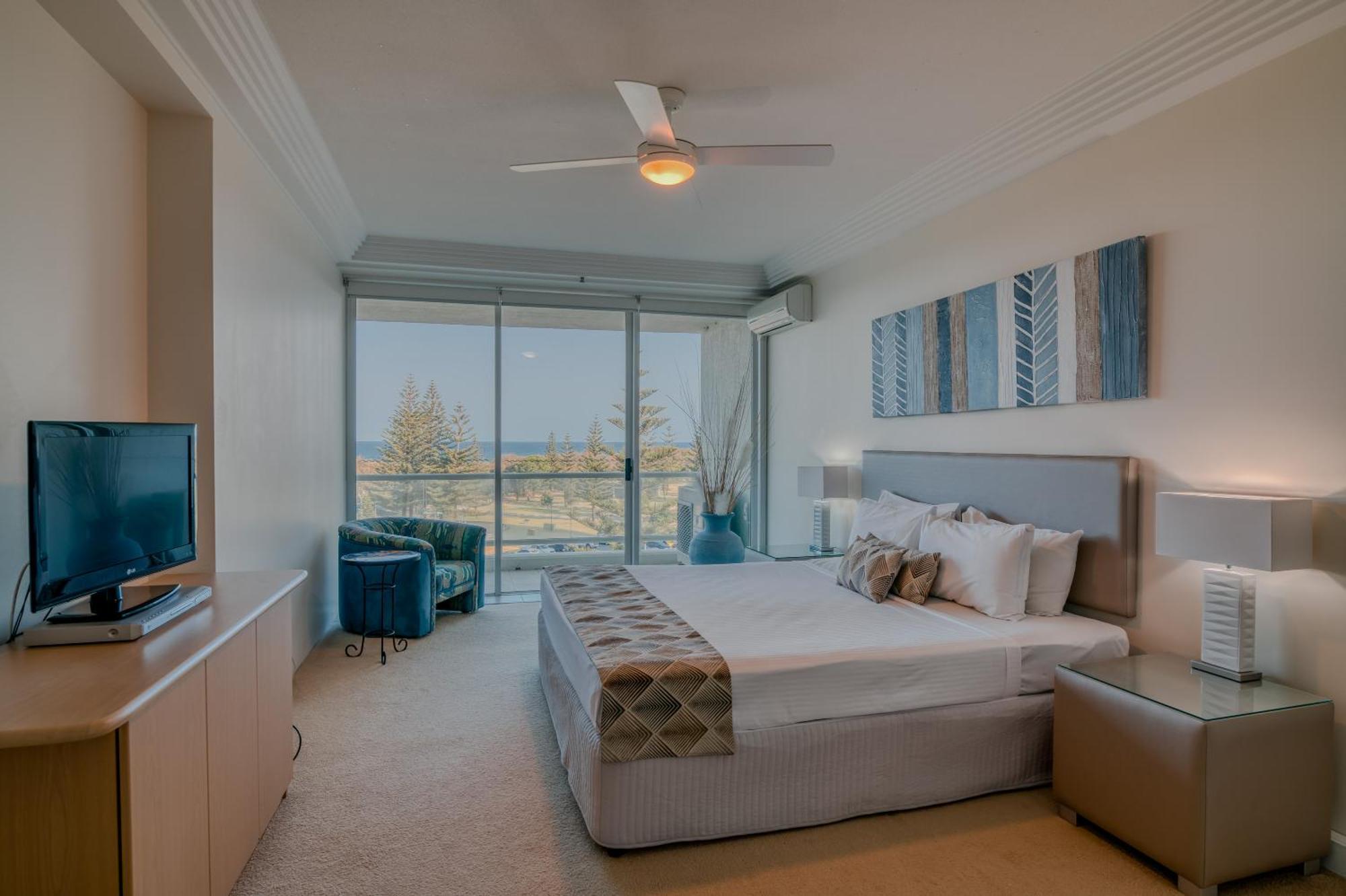 One-Bedroom Apartment Low floor Ocean View