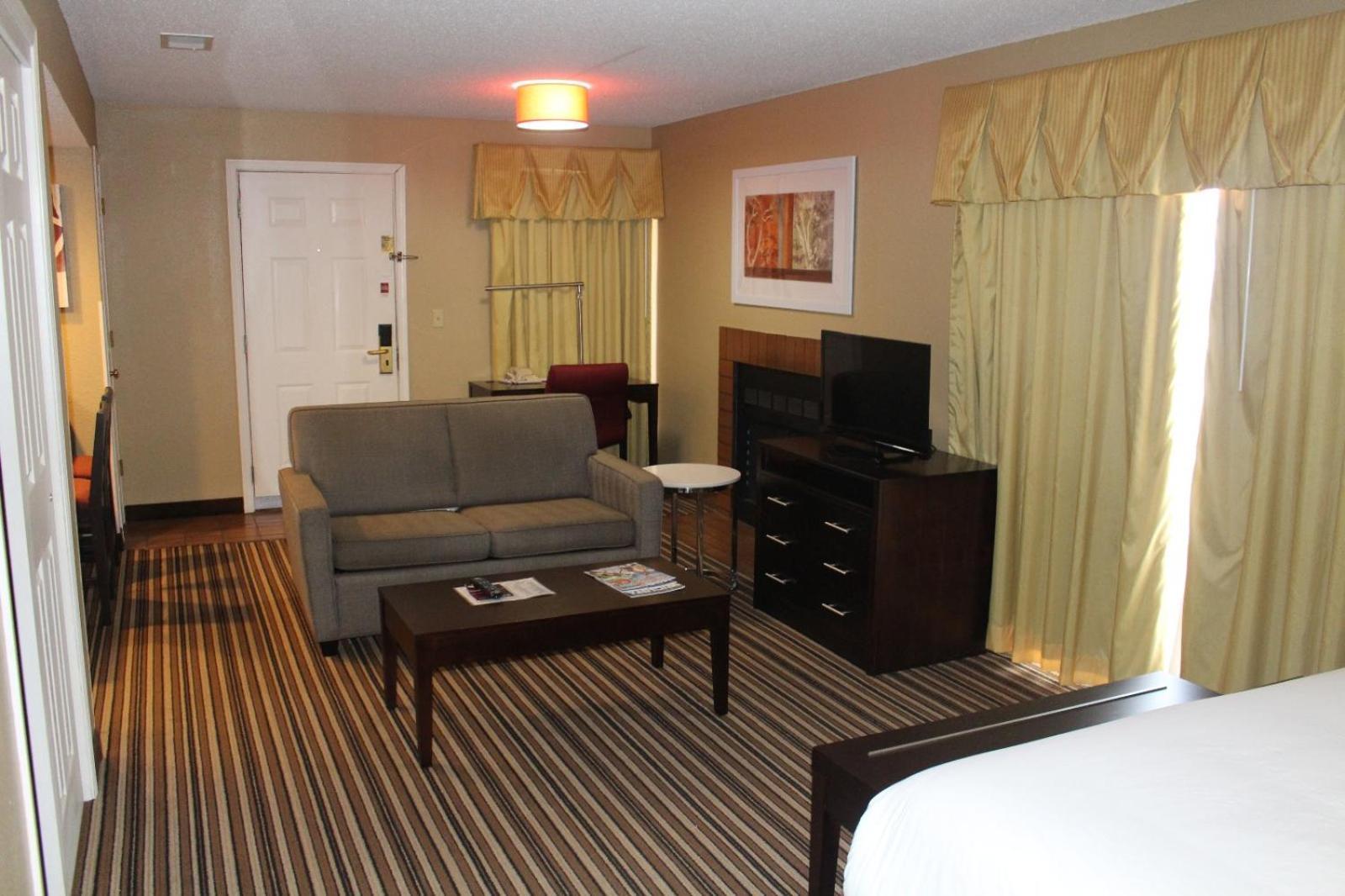 1 Queen Bed Studio Accessible Suite Non-Smoking,1217283358:JPEG