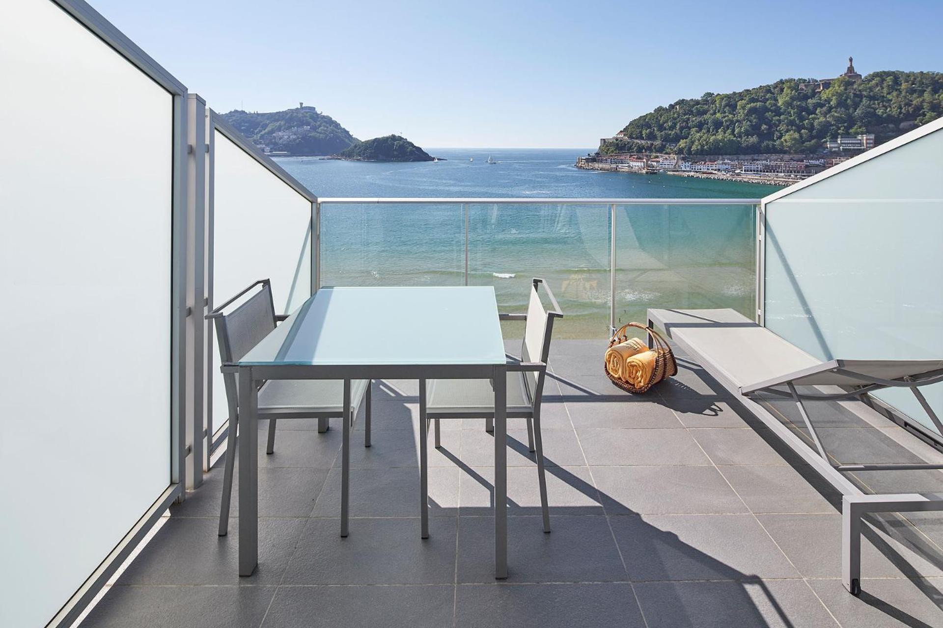 Attic with Terrace and Sea View