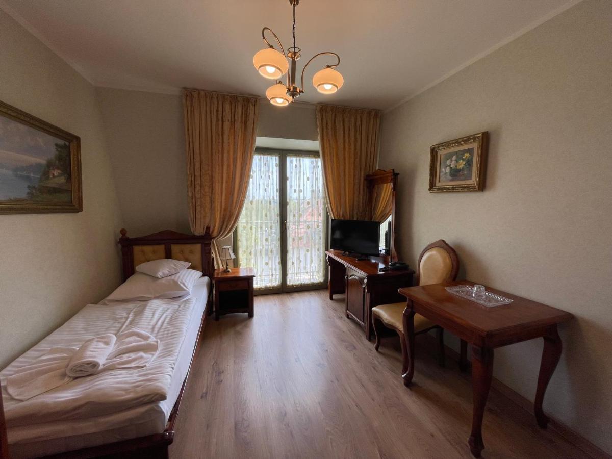 Single Room with Balcony,1555464382:JPEG