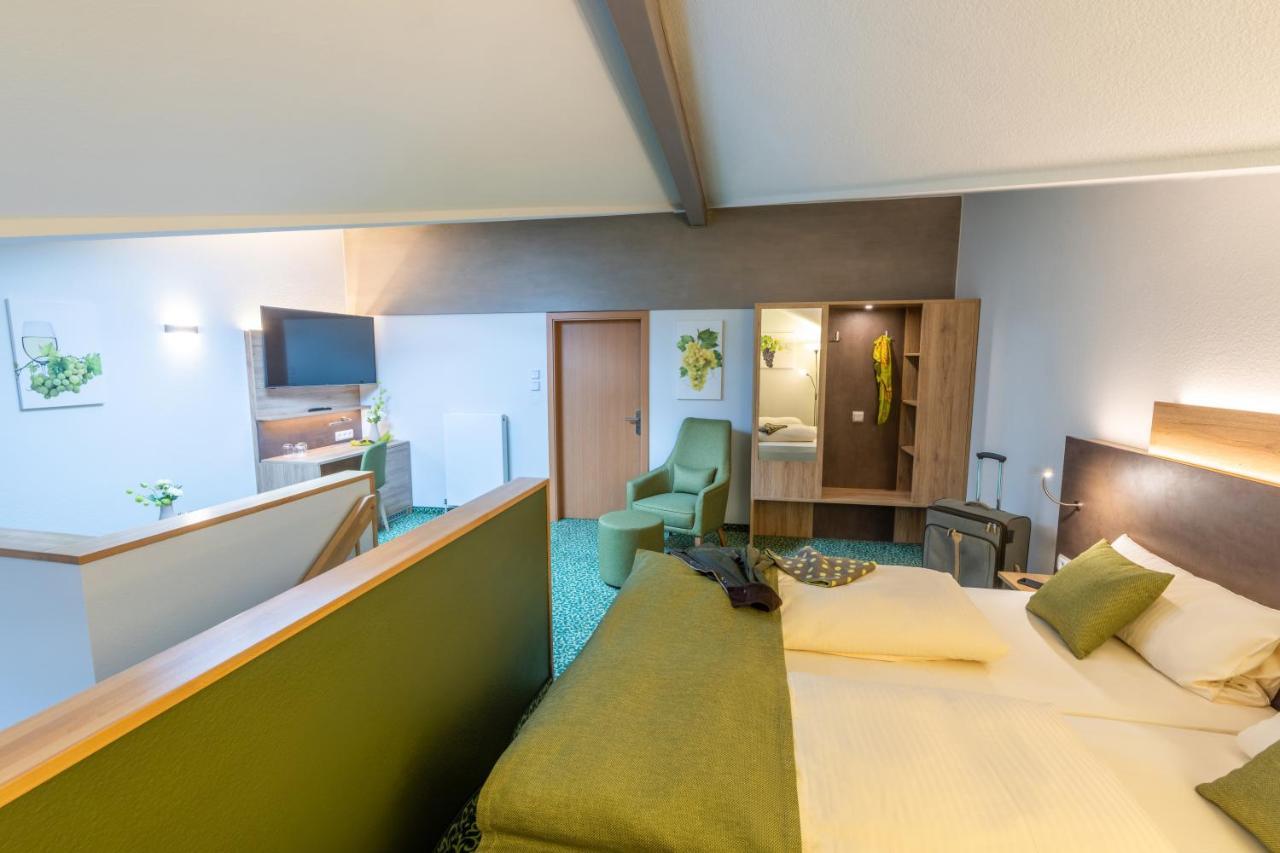 Comfort Junior Suite (4 Adults),1237277758:JPEG