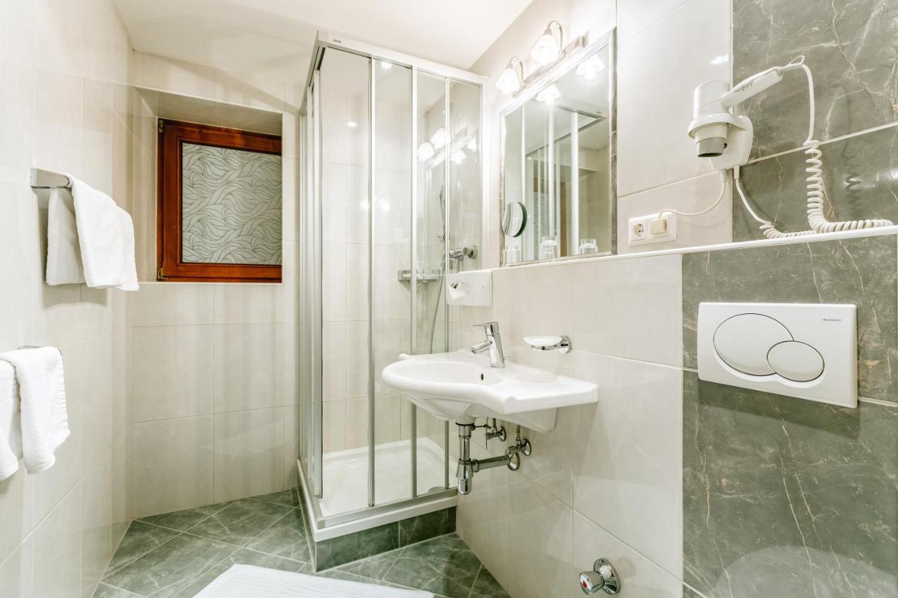 Business Double Room with Balcony