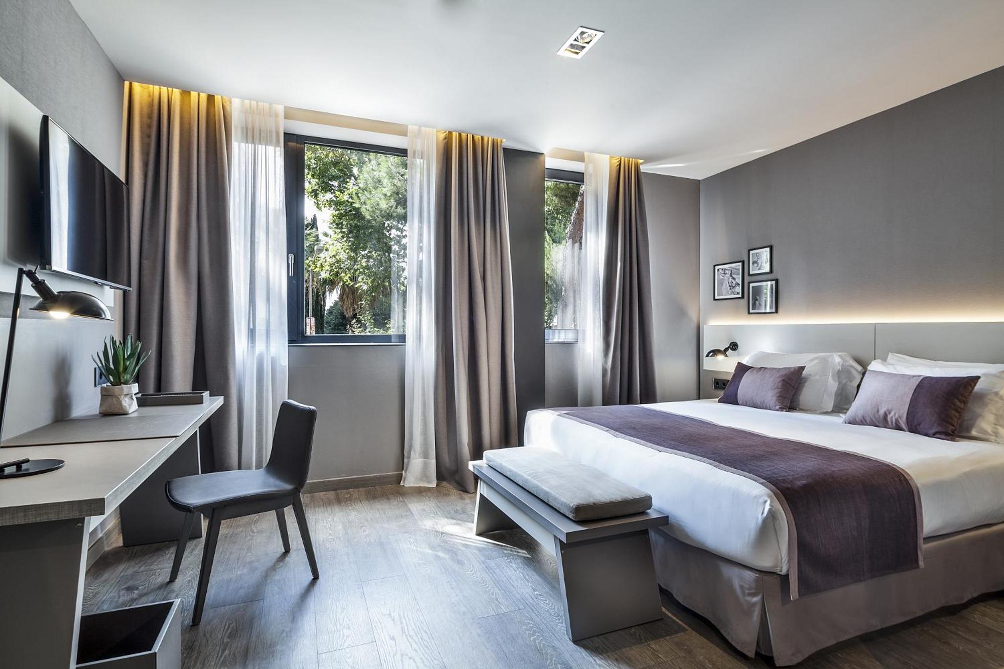 Double Room,1273074700:JPEG