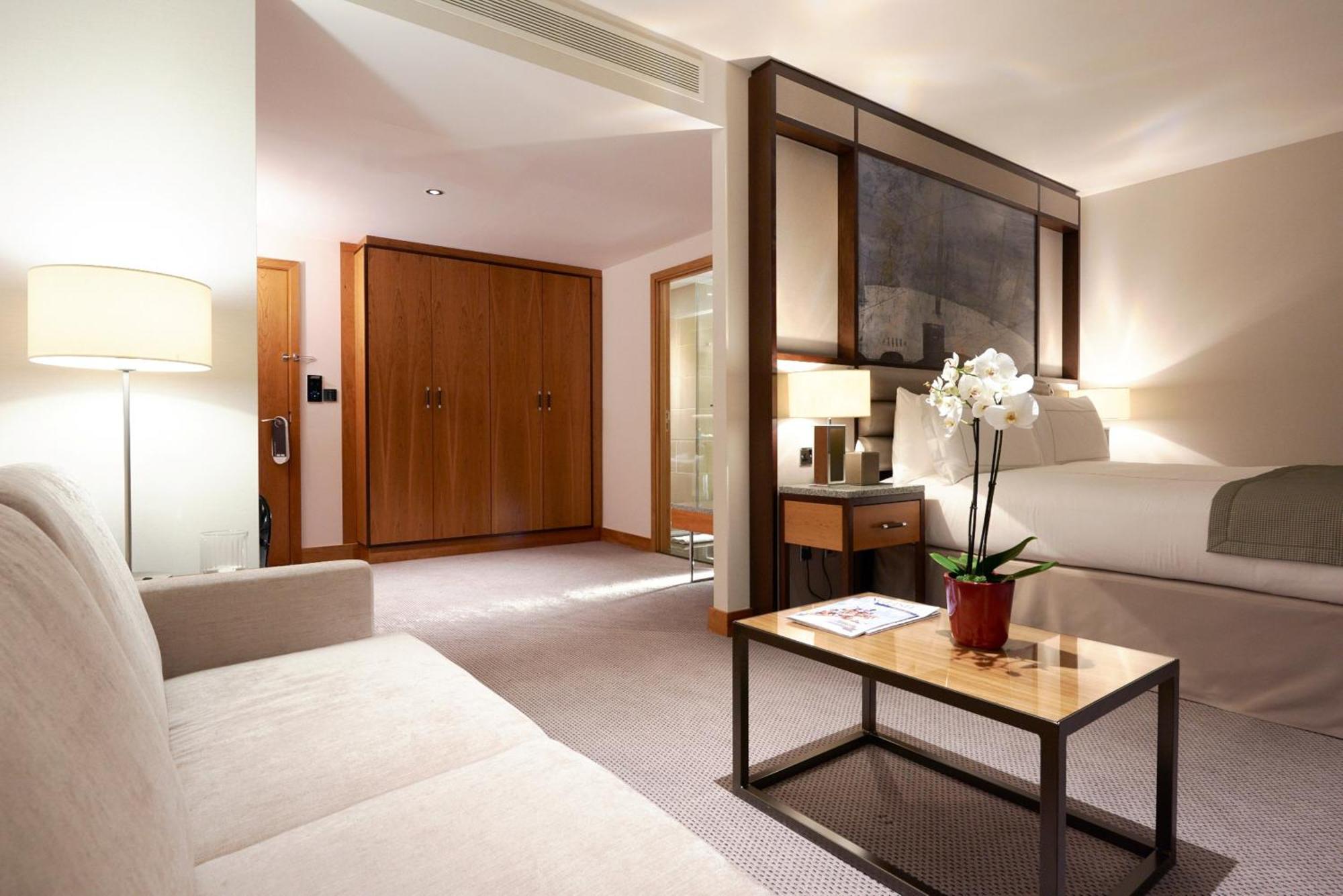 Junior King Suite