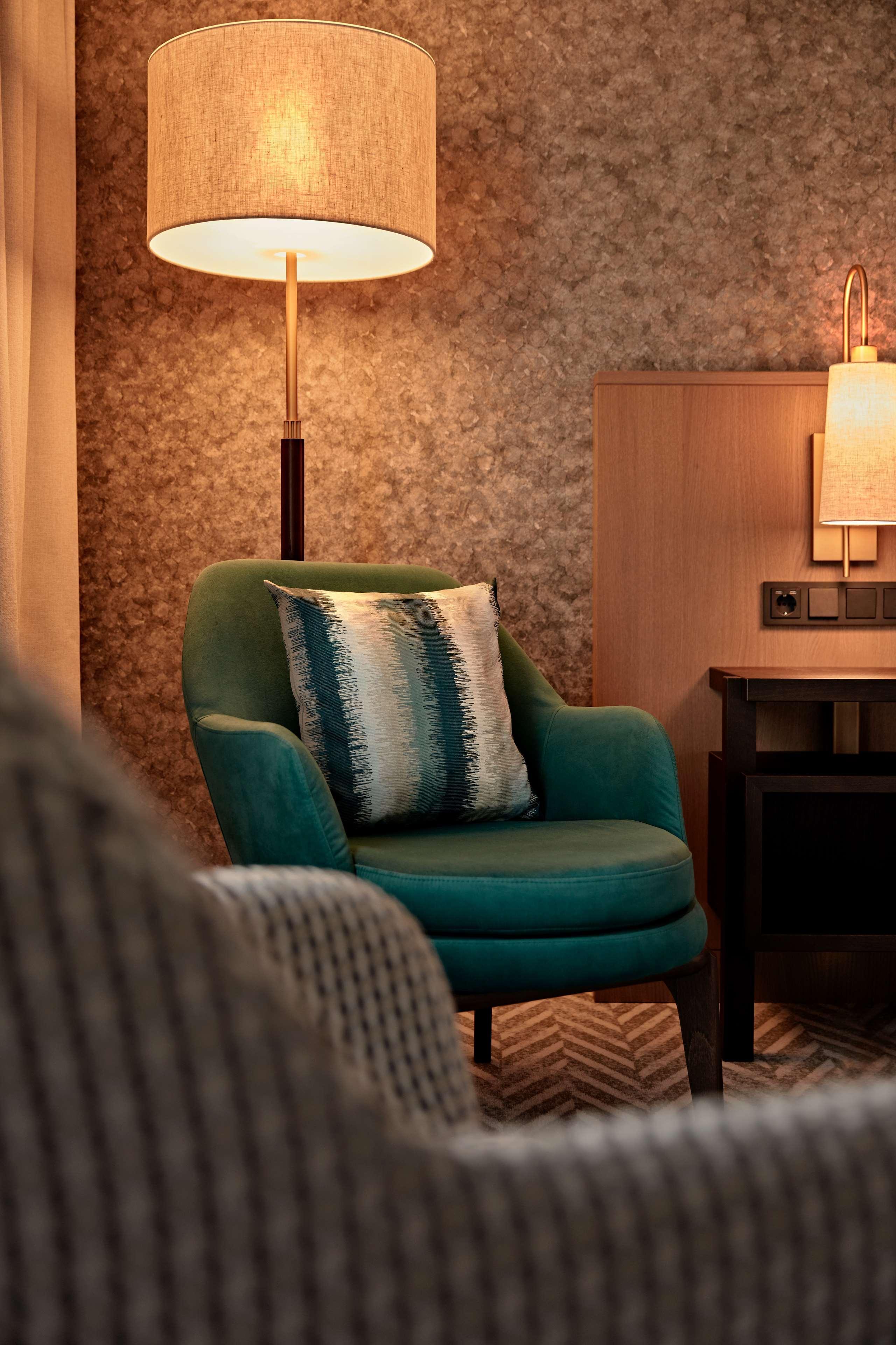 Zimmer mit Kingsize-Bett mit Panoramablick
