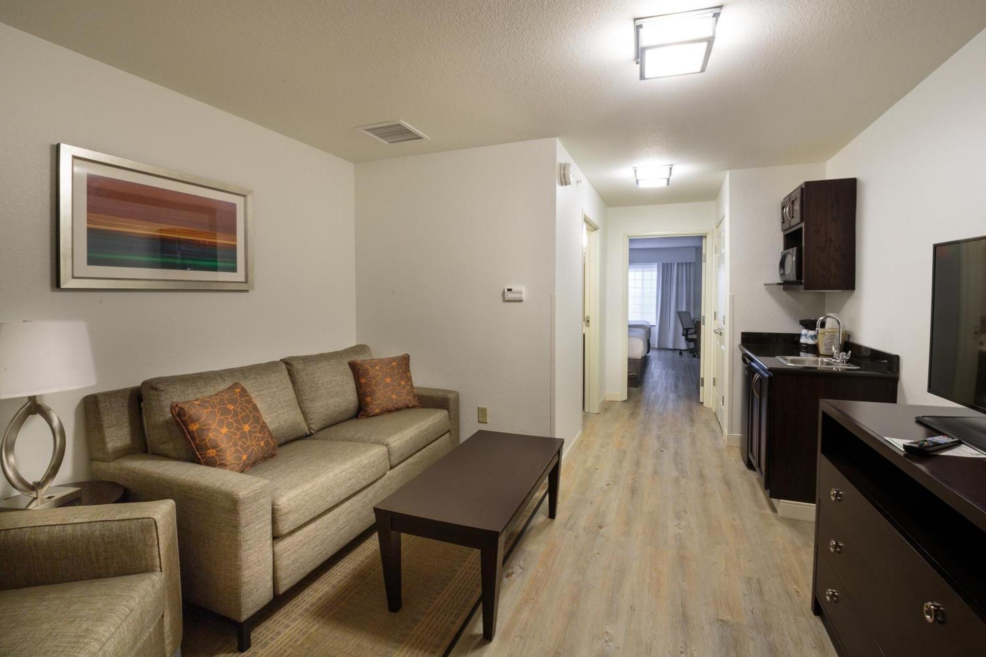 One-Bedroom Suite with Two Queen Beds