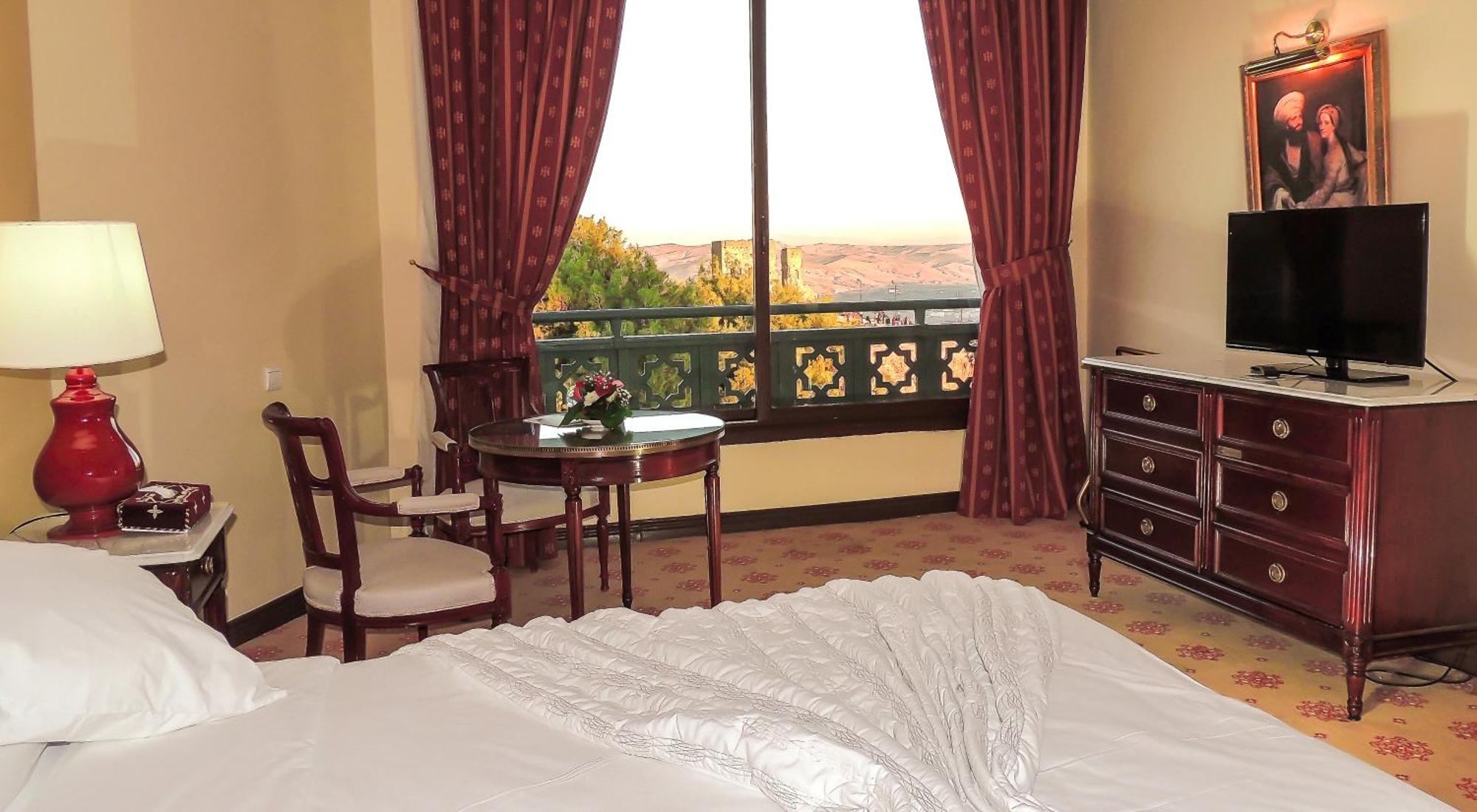 Double Room Mountain View