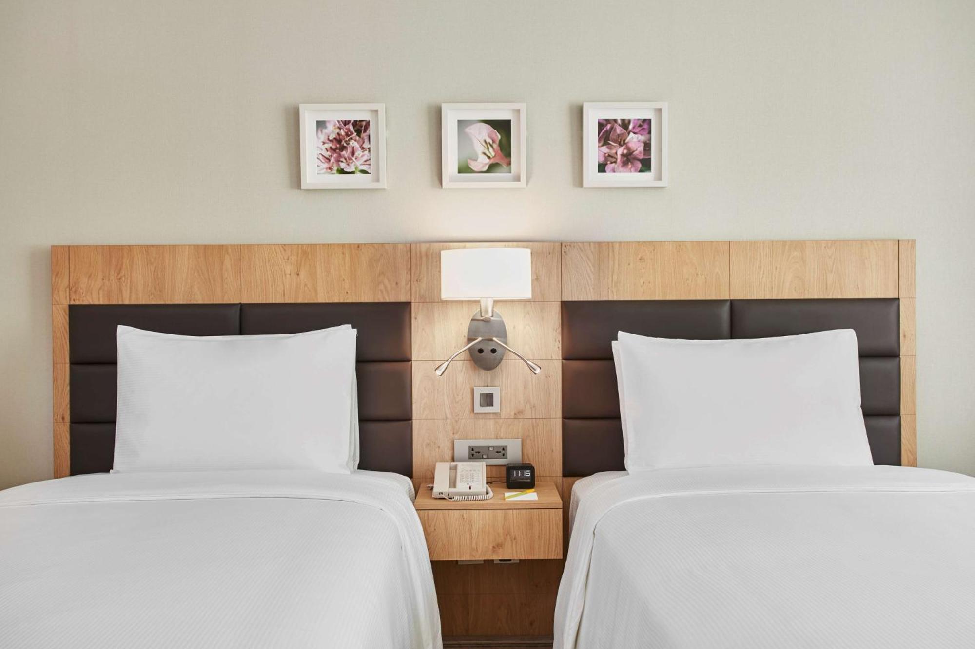 Quarto com 2 Camas de Solteiro