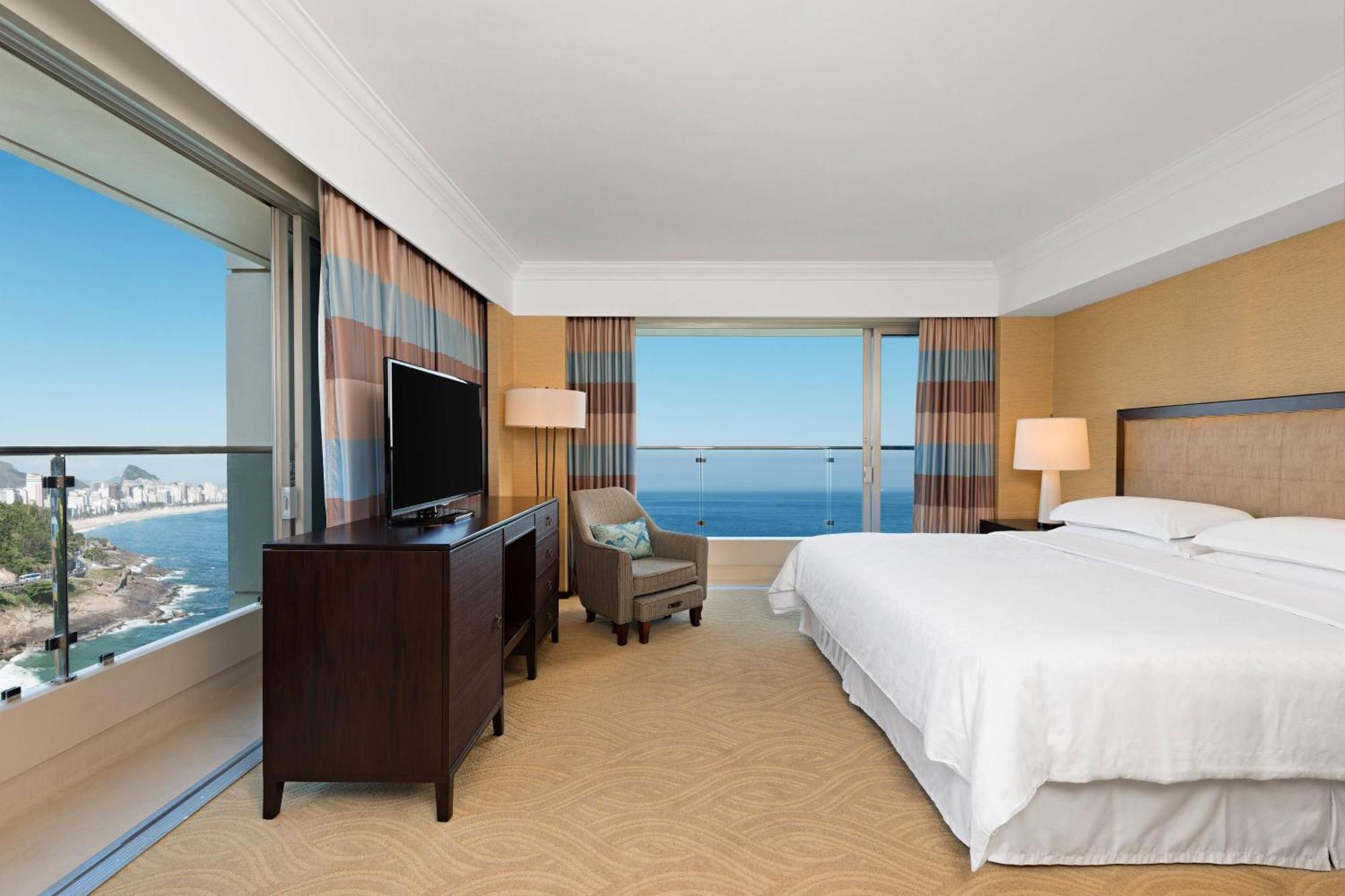 Club Suite Club level Suite 1 King Ocean Front view