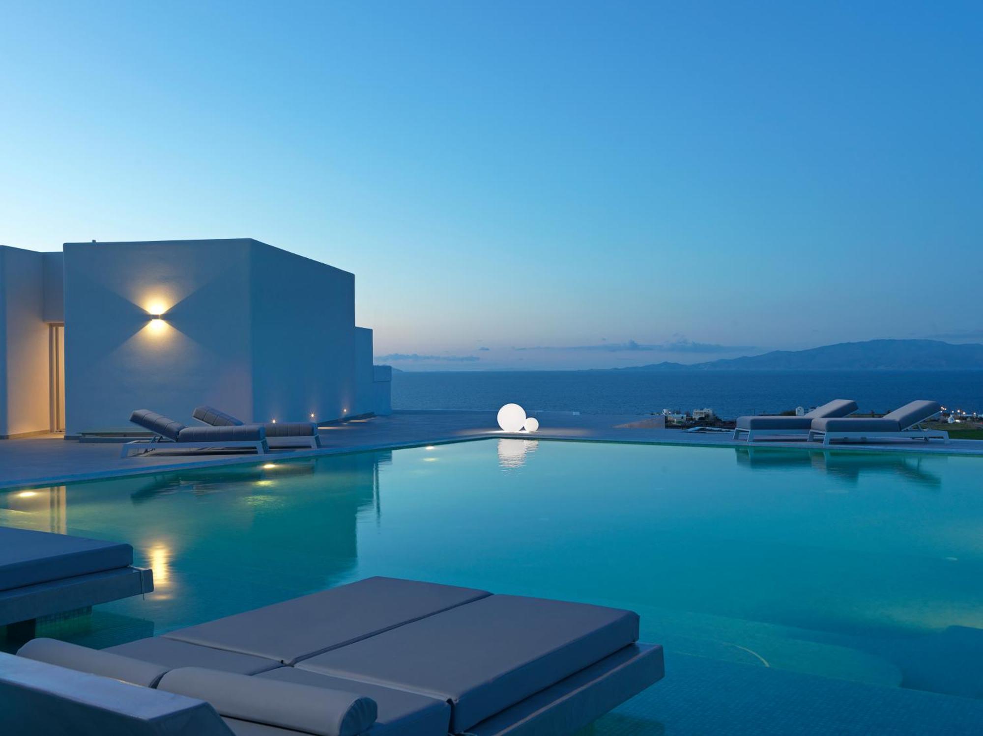 Premium Room Pool Front Sea View