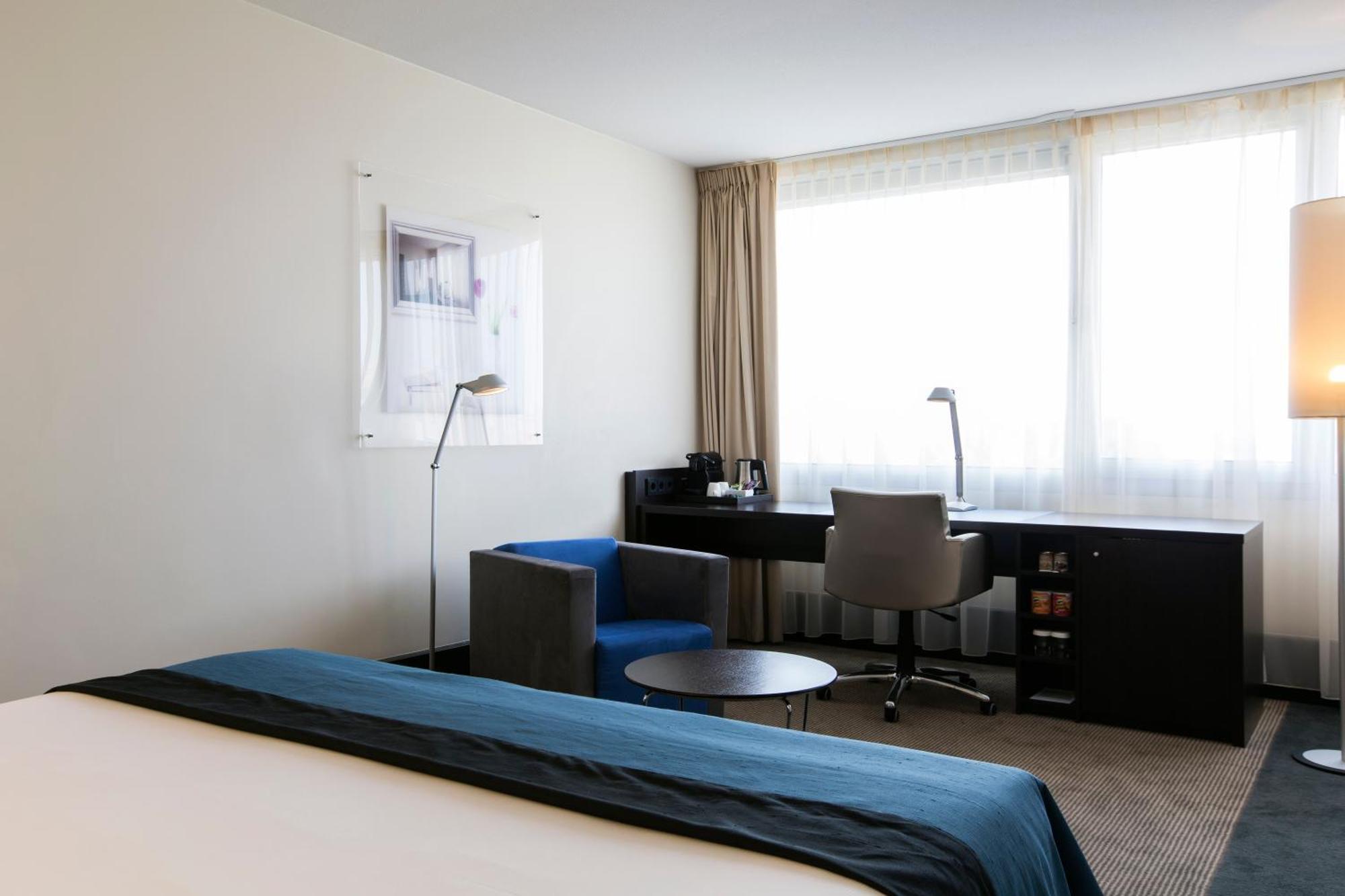 Premium King Room with City View,1705978894:JPEG
