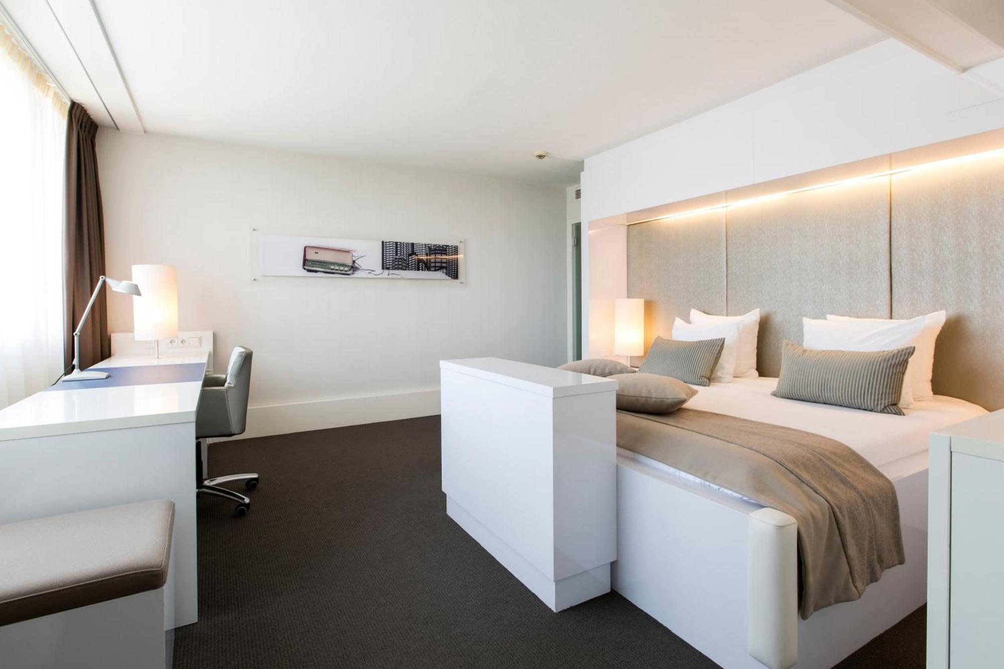 One-Bedroom Suite with City View,1705978965:JPEG