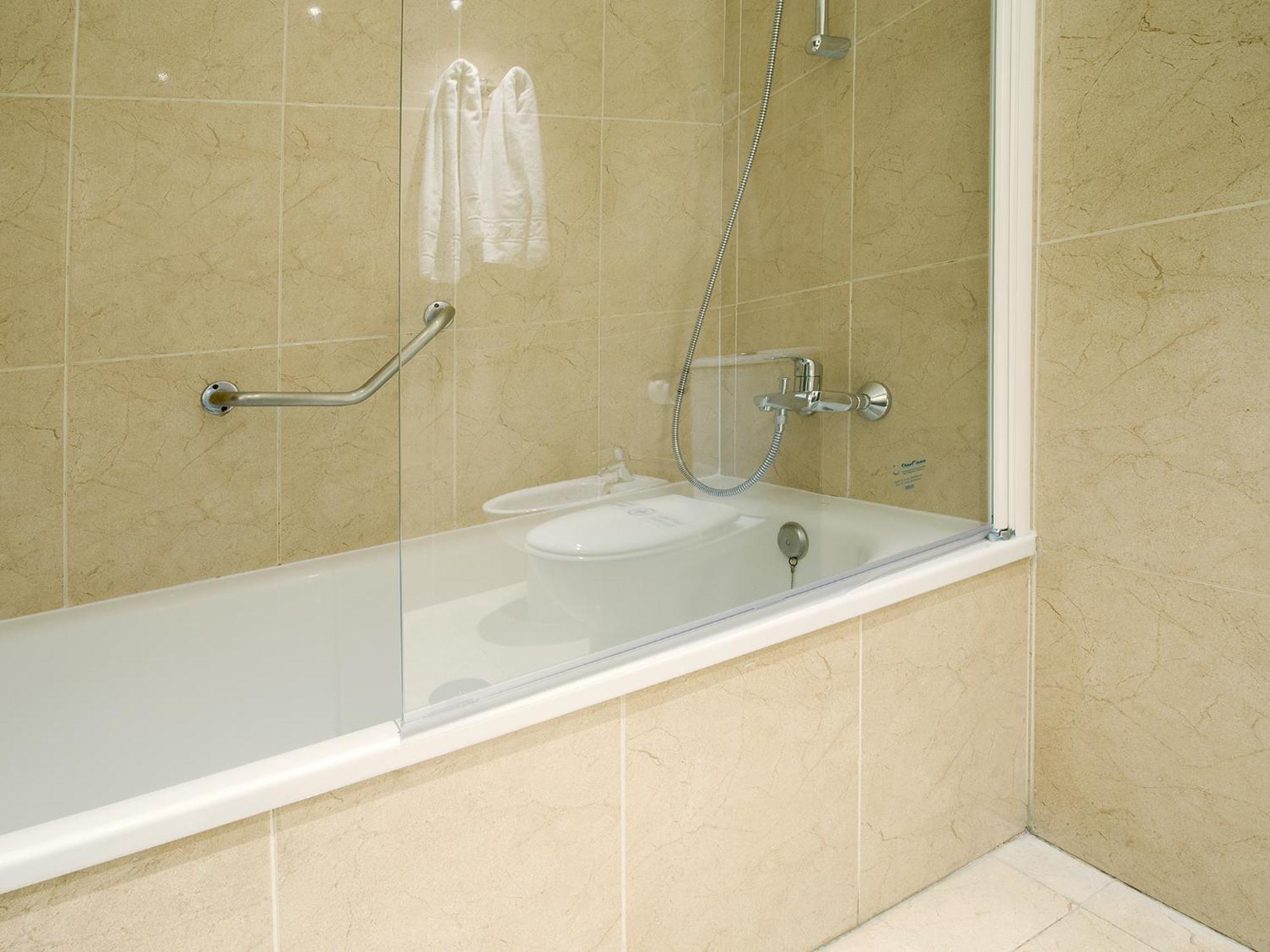 One-Bedroom Apartment (2 Adults),1541925082:JPEG