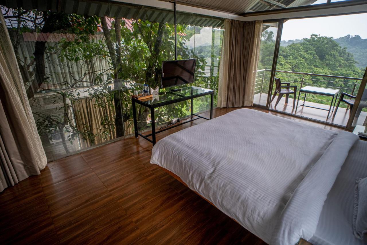 Executive Suite,1309187671:JPEG