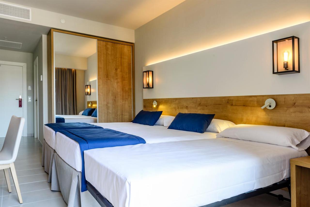 Double or Twin Room (2 Adults + 1 Child)