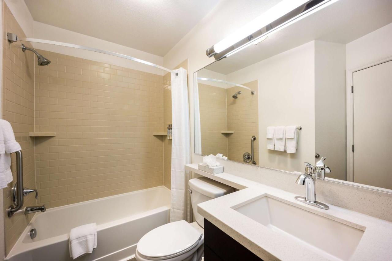 Studio Queen Suite Bathtub Mobility Accessible