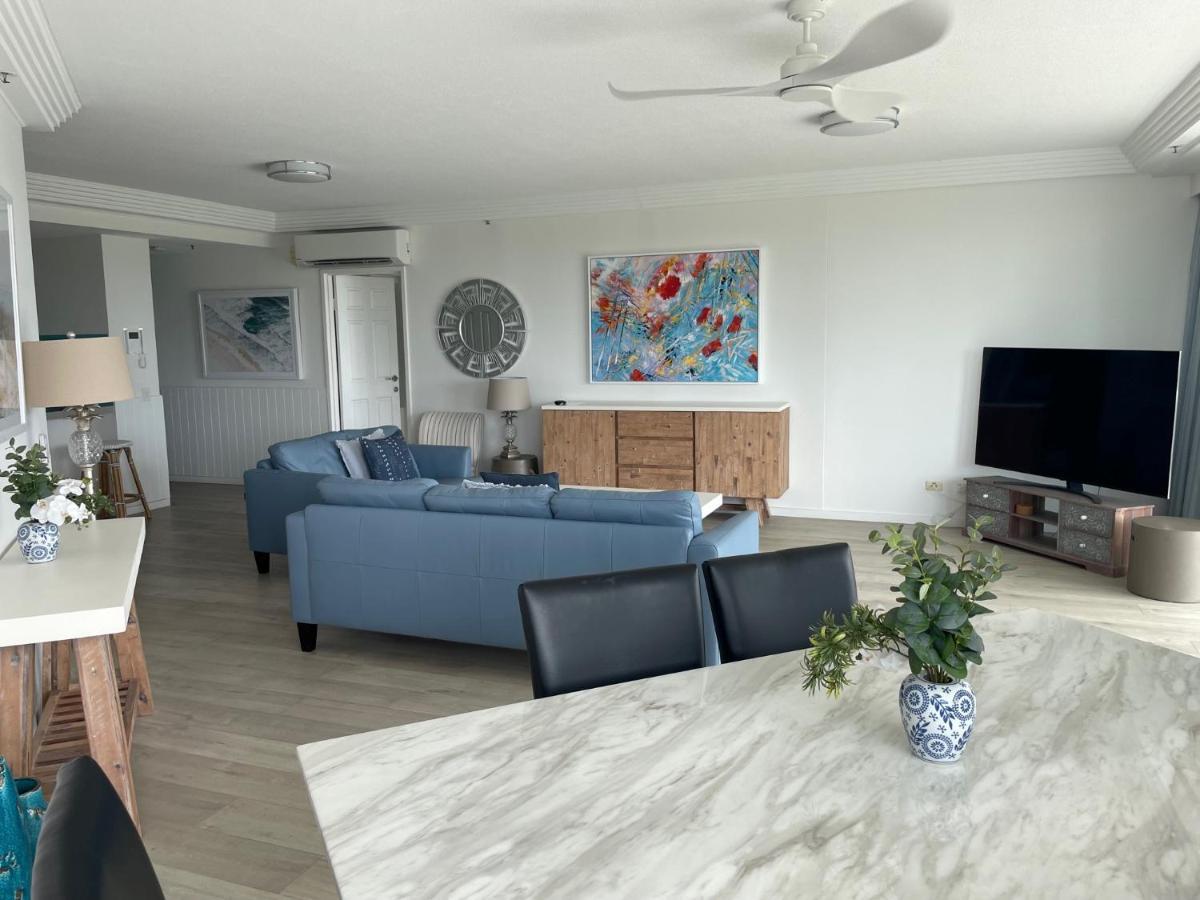 One-Bedroom Superior Apartment Partial Ocean View