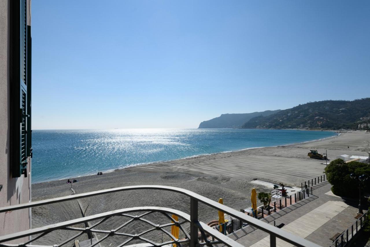 Camera Quadrupla con Vista Mare