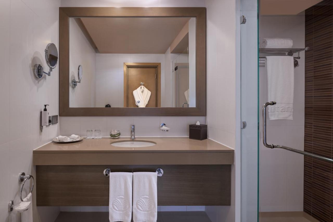 Two Bedroom Apartment - Unlimited  03 Days Yas Theme Park Access for 3 Adults + Free 3 Kids  below 11 Years,1370370245:JPEG