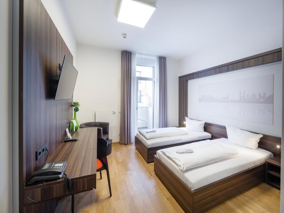 Tweepersoonskamer met 2 Aparte Bedden