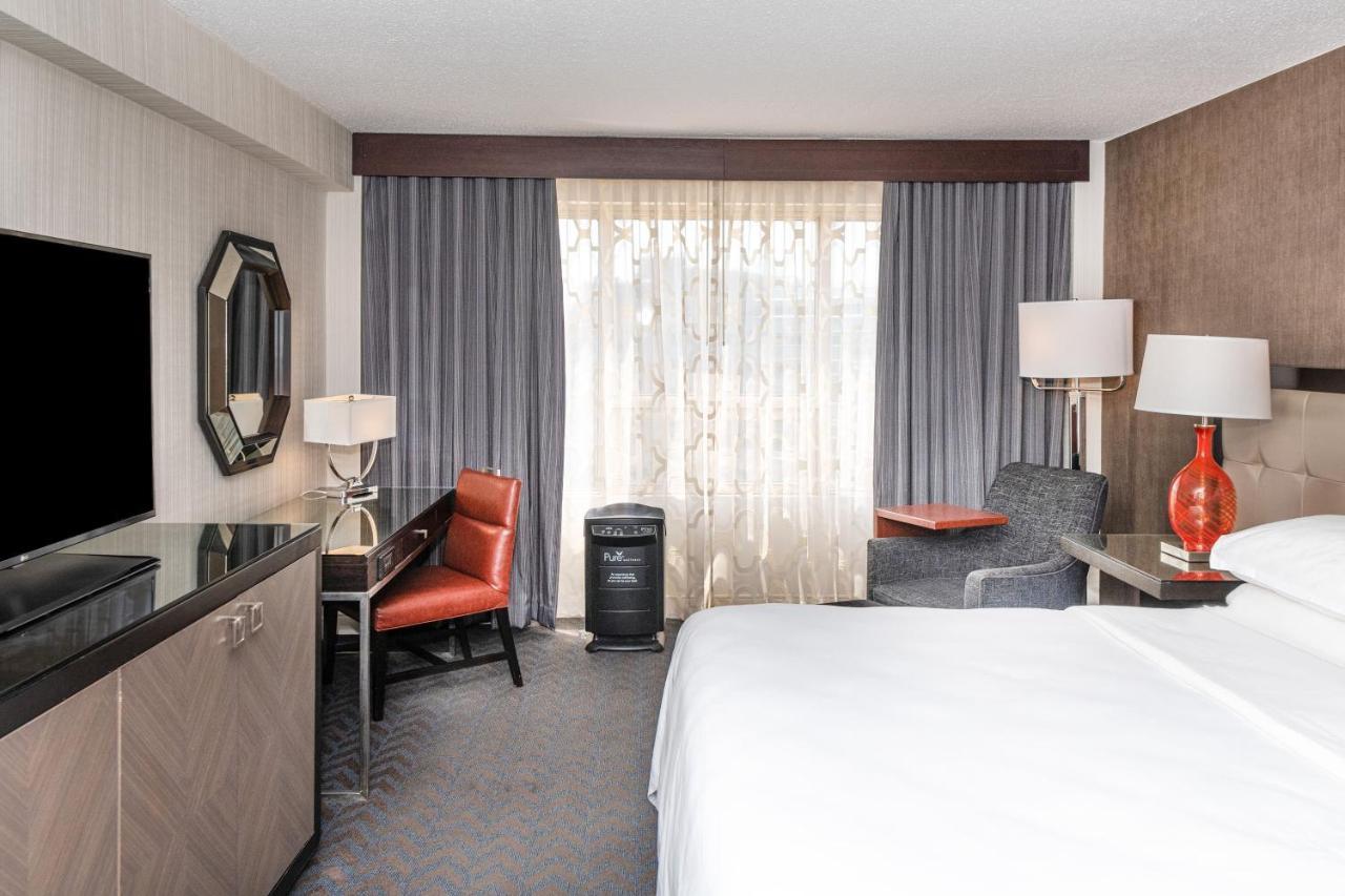 Traditional King Guest room 1 King,1617841644:JPEG