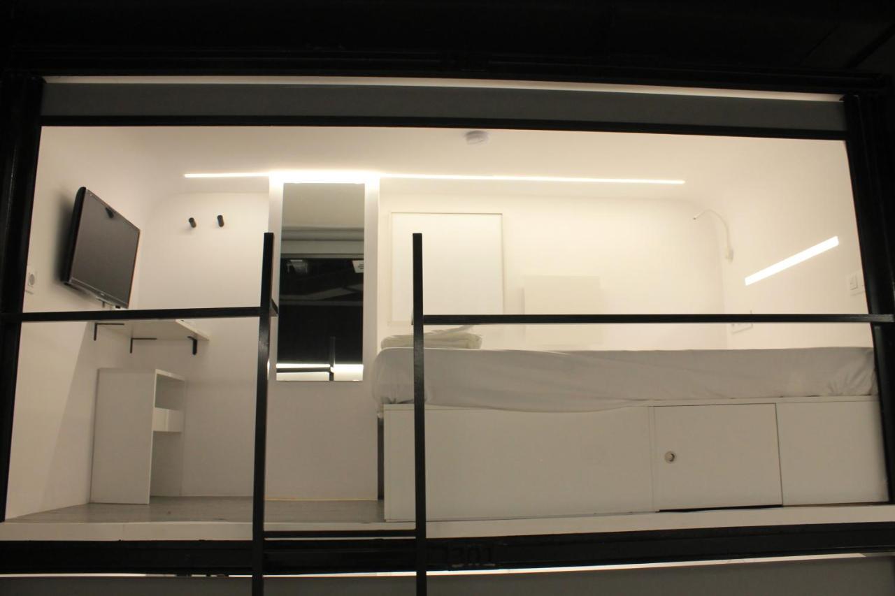 Double Capsule