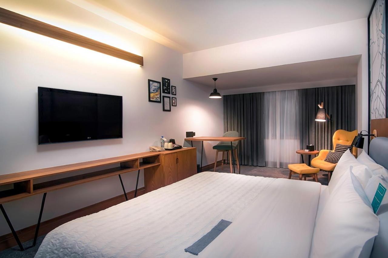 Deluxe Room City View, Guest room, 1 King,1413376418:JPEG
