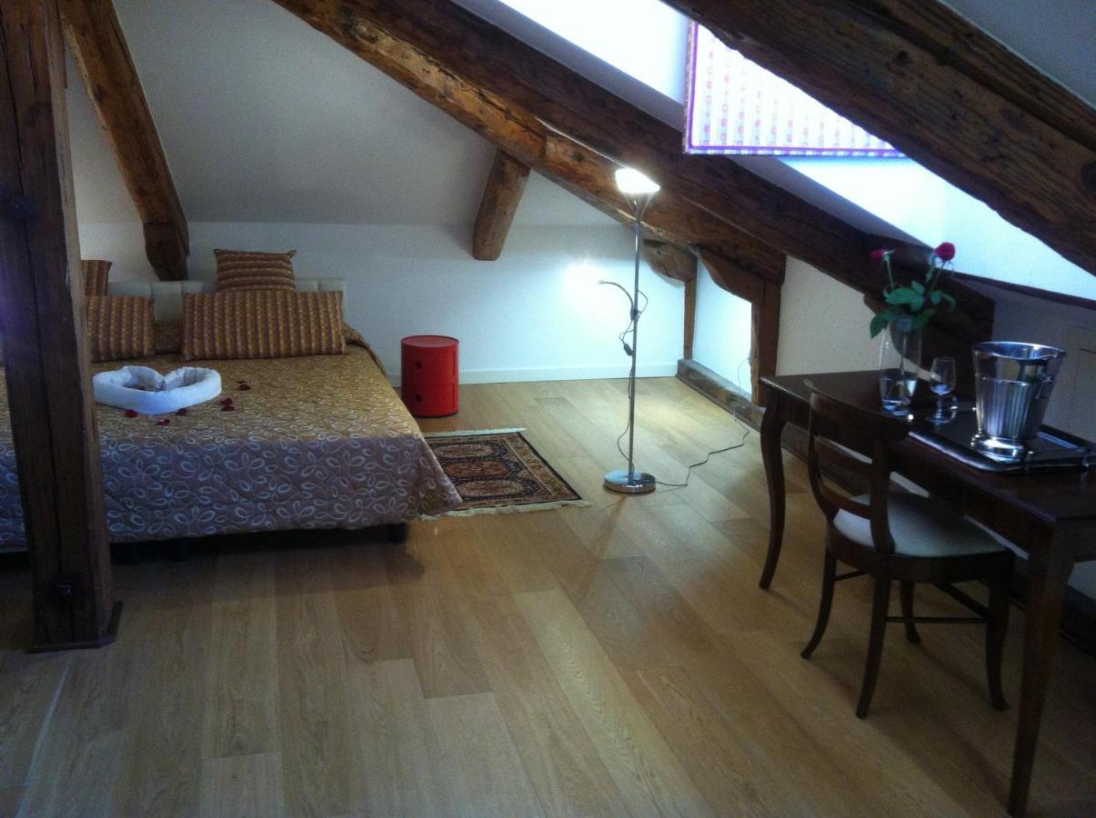 Double or Twin Room,681991116:JPEG