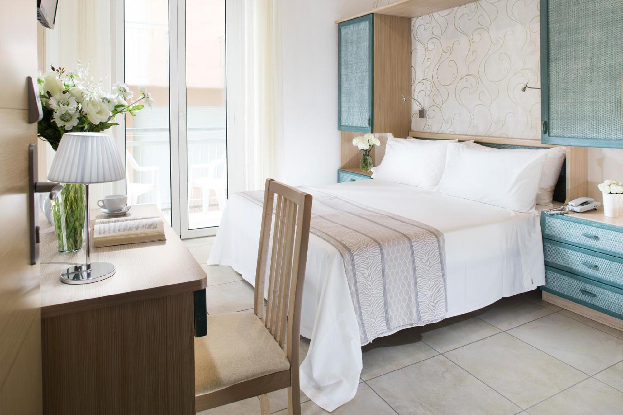 Standard Double Room,1433471335:JPEG