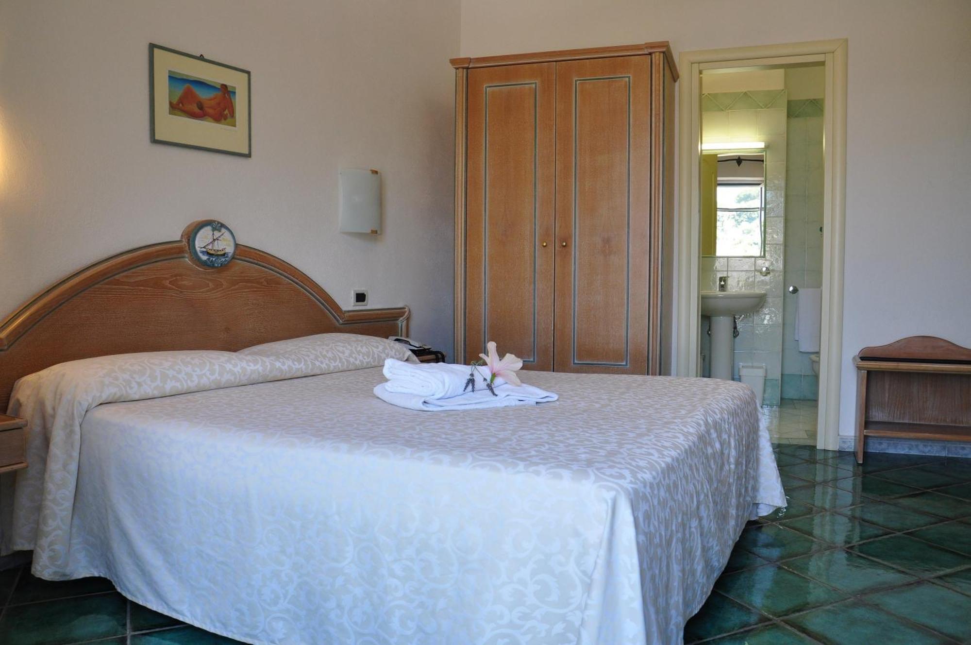 Comfort Double or Twin Room,1433499658:JPEG