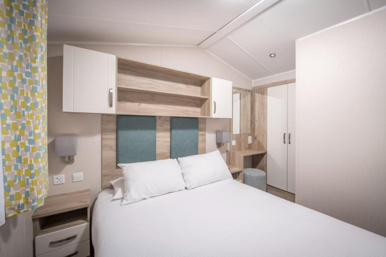2 Bedroom Gold Caravan