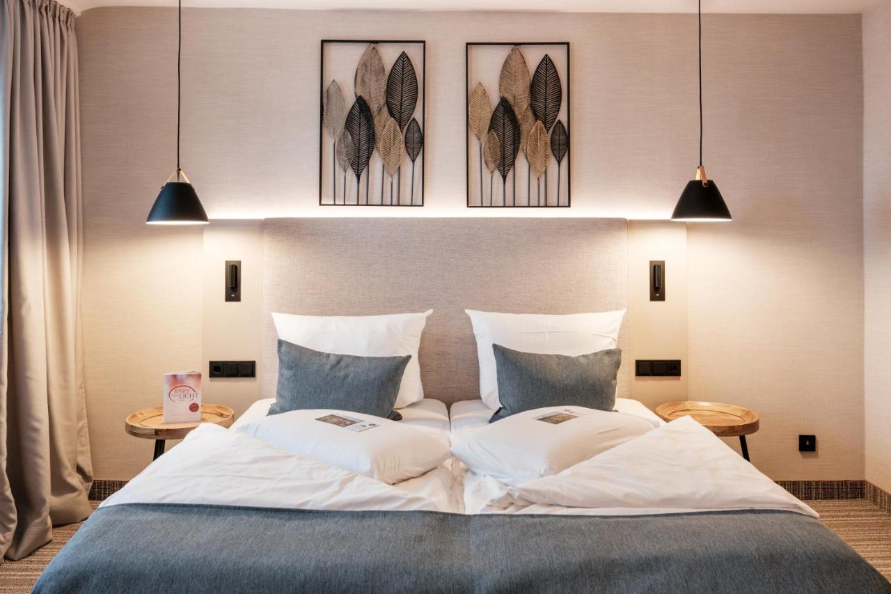 Small Double Room,1586823451:JPEG