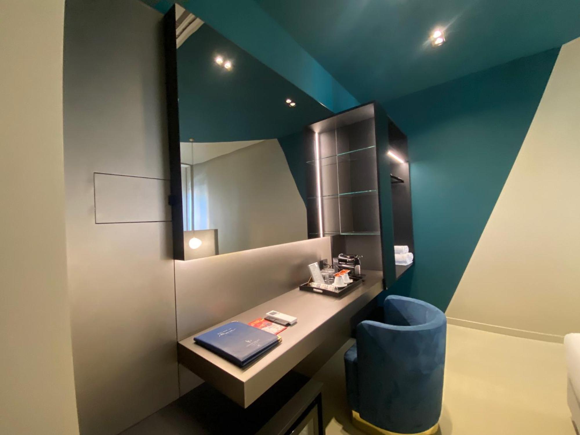 Junior Suite with Side Sea View, Jacuzzi and Balcony,1522434790:JPEG