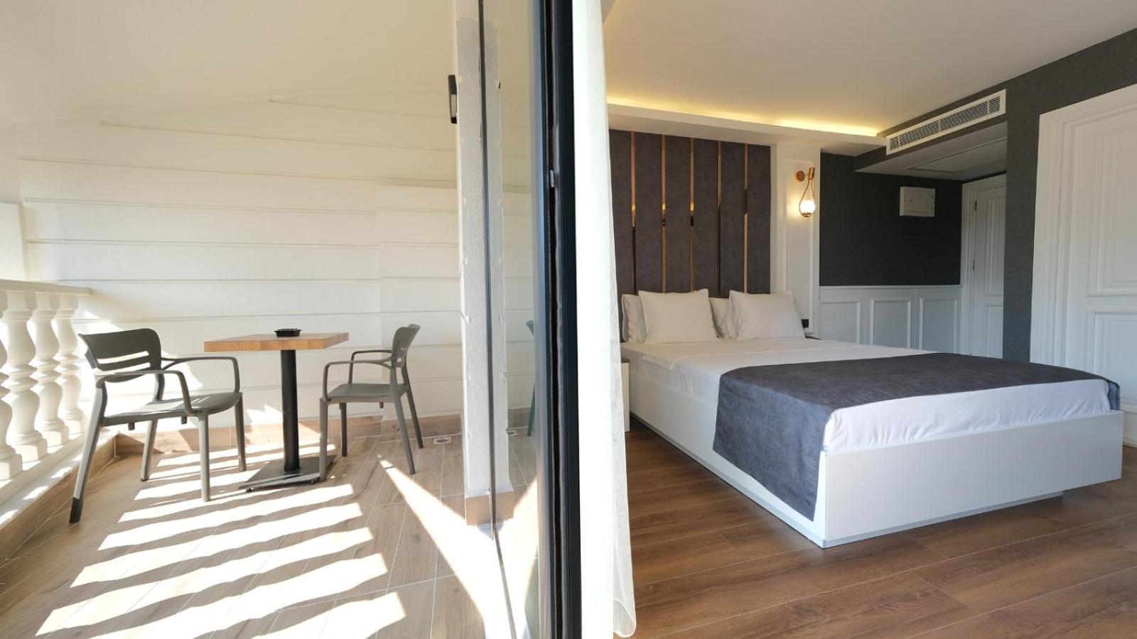 Deluxe Double Room,1527794248:JPEG