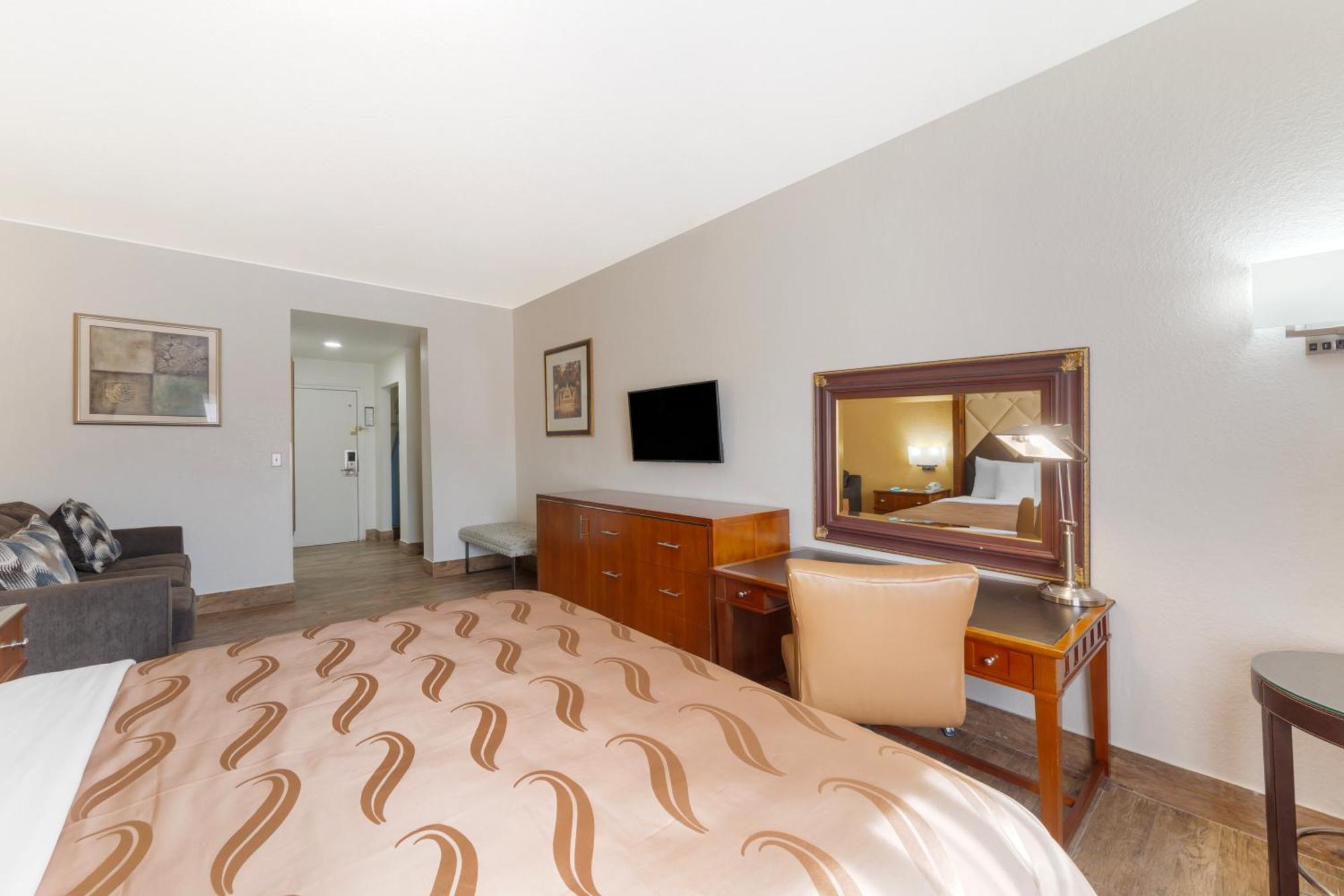 King Room - Non-Smoking - Interior Hall,1609326100:JPEG