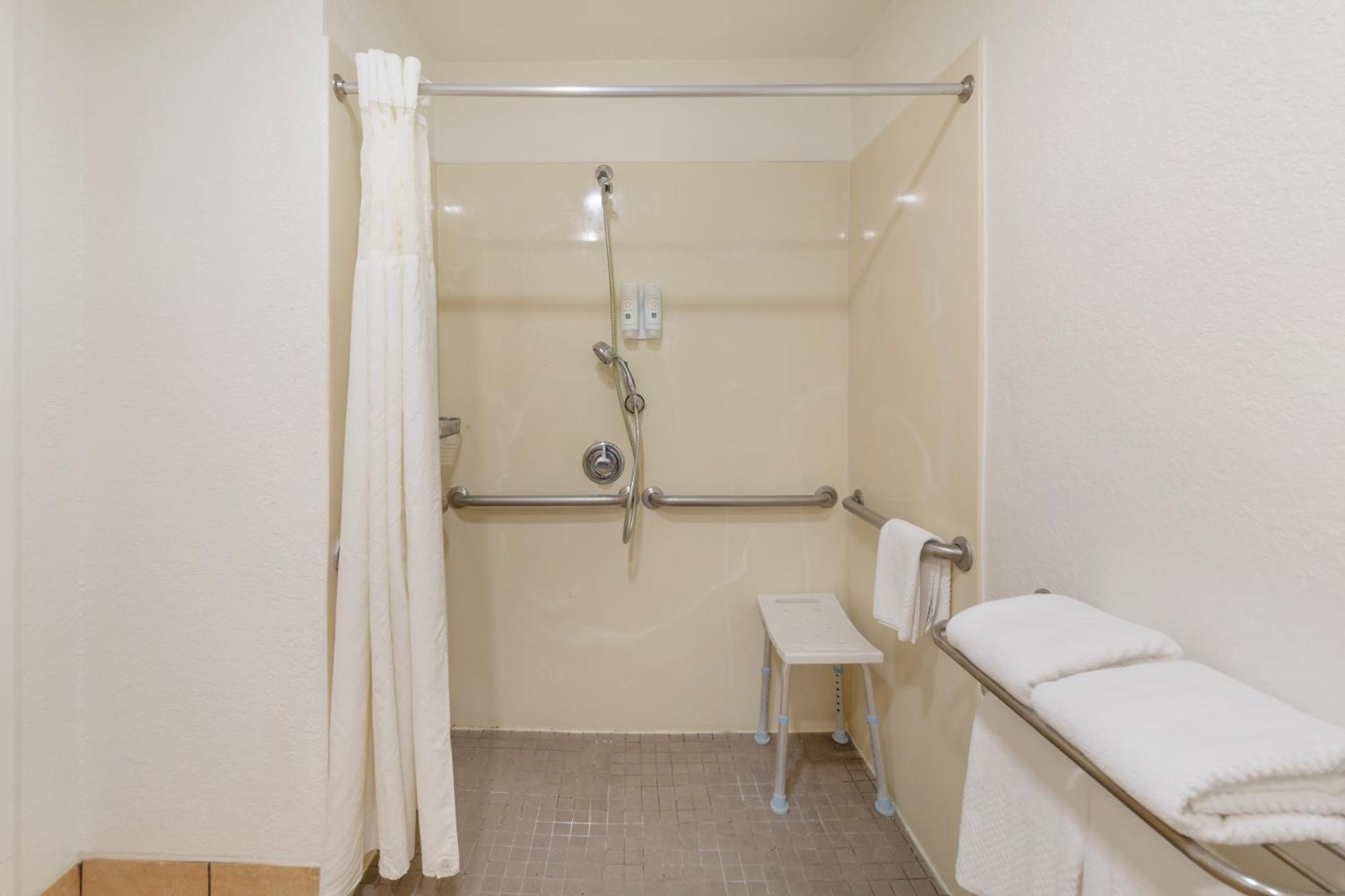 King Room with Shower - Disability Access/Non-Smoking - Interior Corridor,1163290797:JPEG