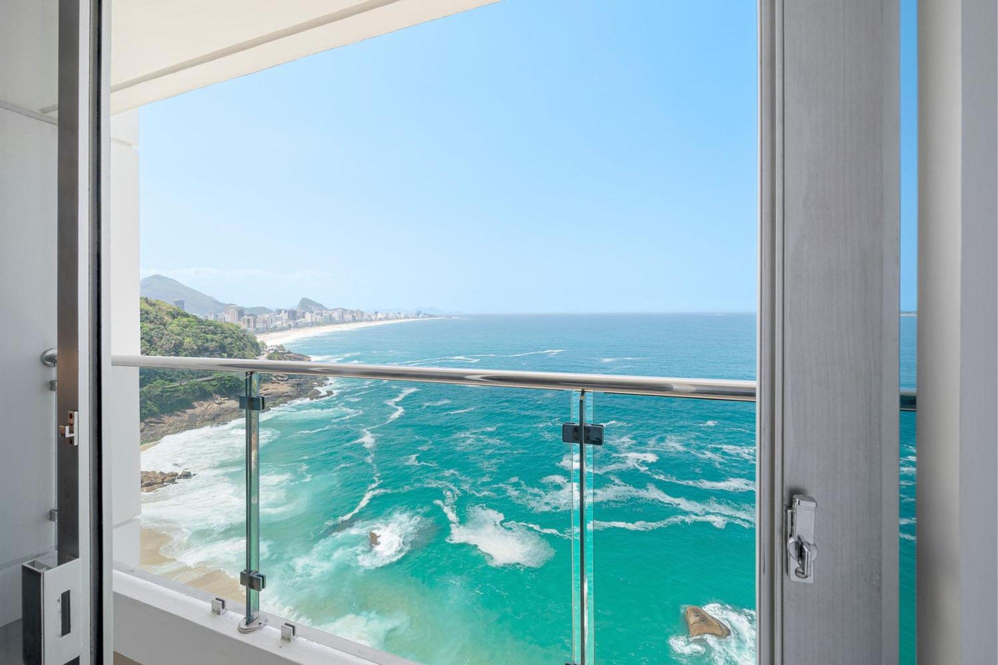 Carioca Suite Club lounge access Larger Suite Ocean view