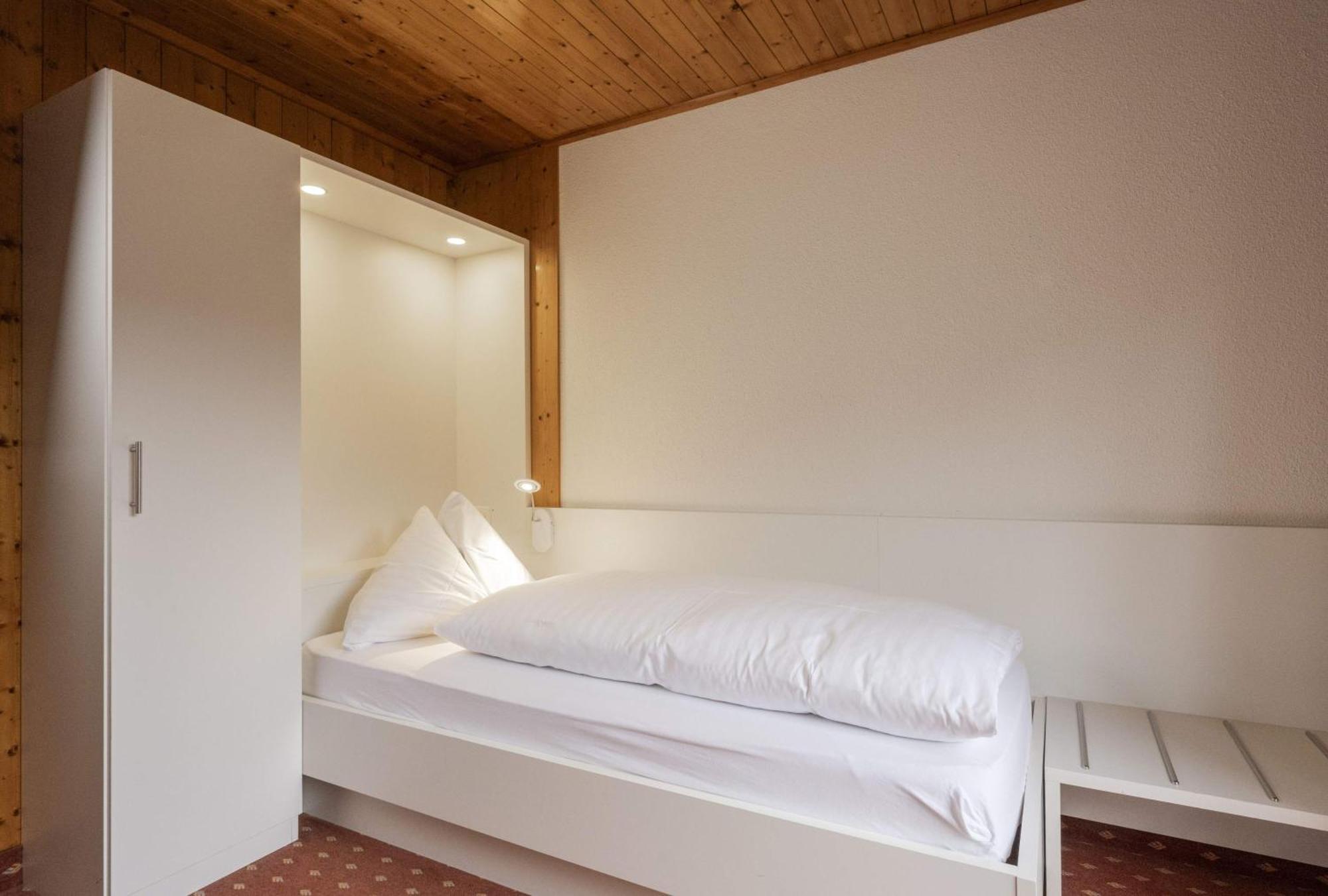 Single Room with Mountain View,1538248219:JPEG