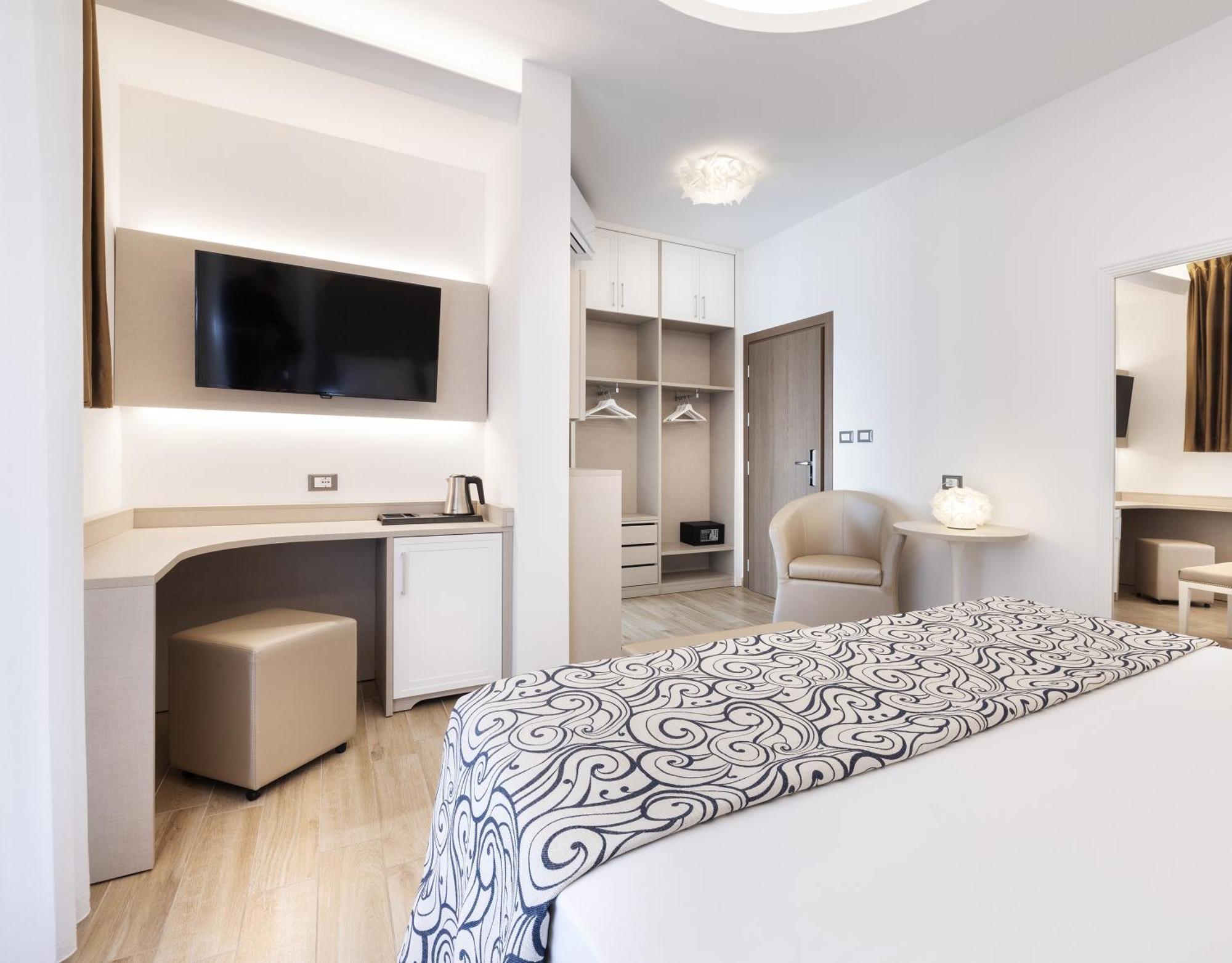 Junior Suite,1540180048:JPEG