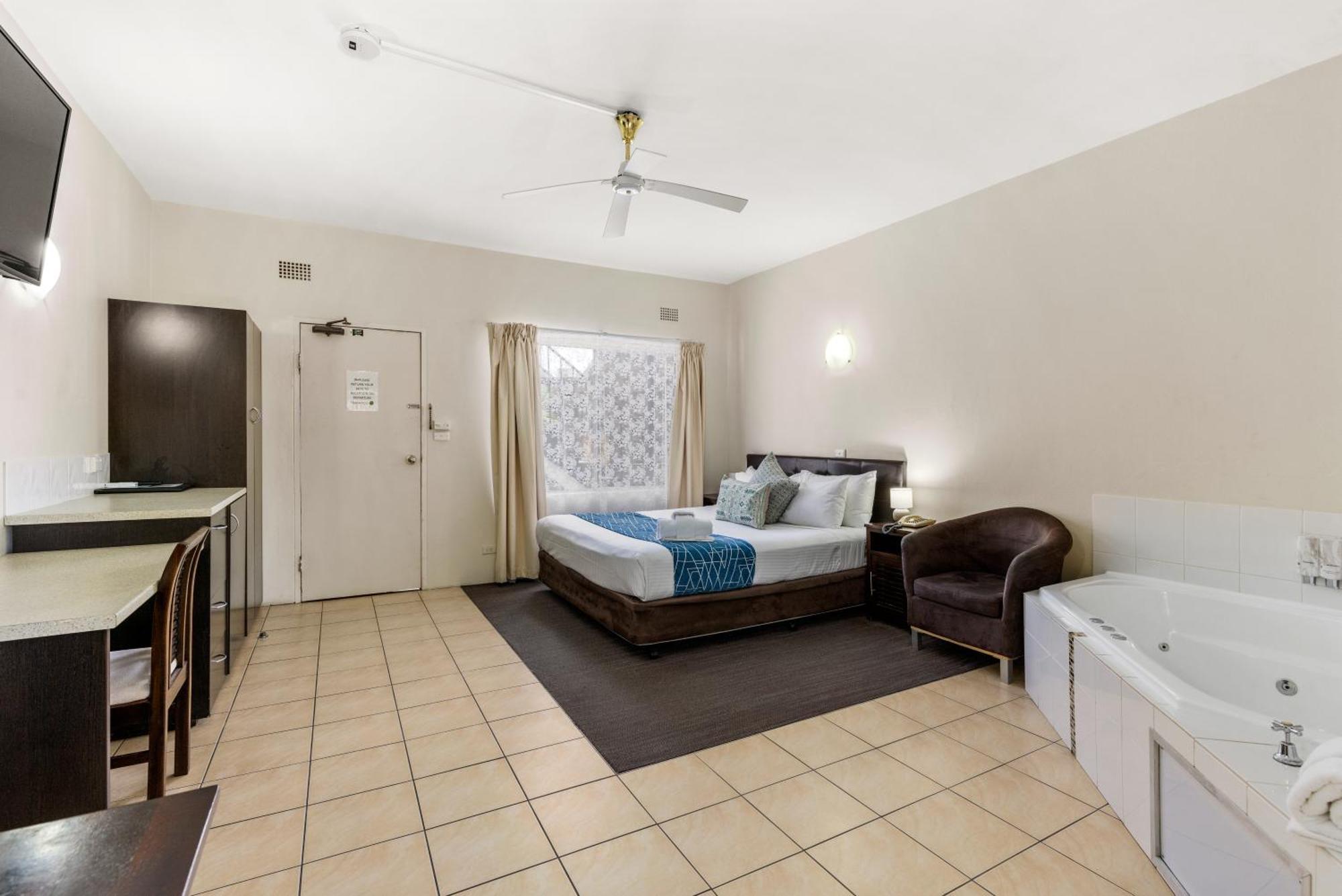 Superior King Room with Spa Bath