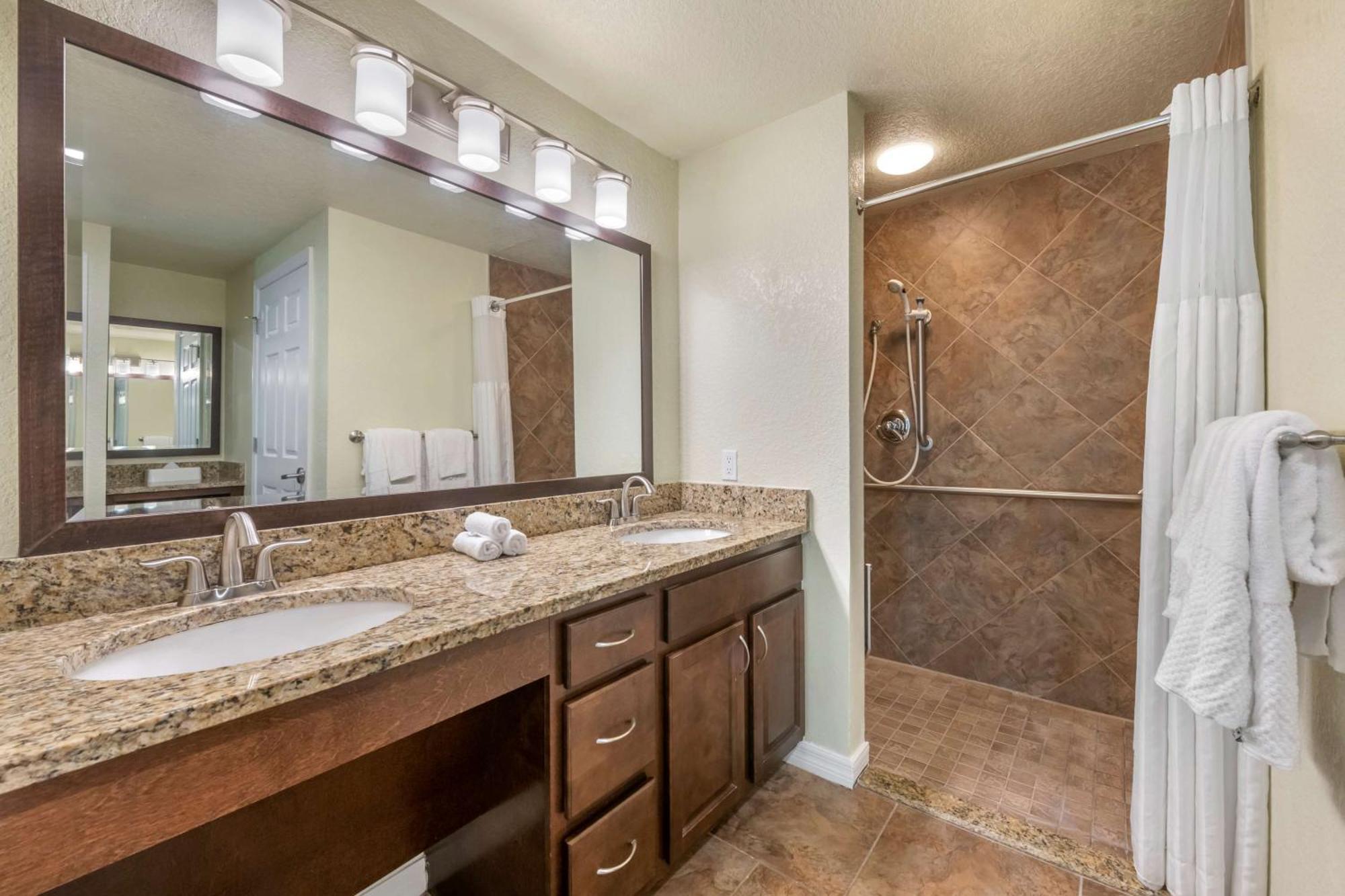 Two Bedroom Suite with Roll-In Shower - Accessible,1614787401:JPEG