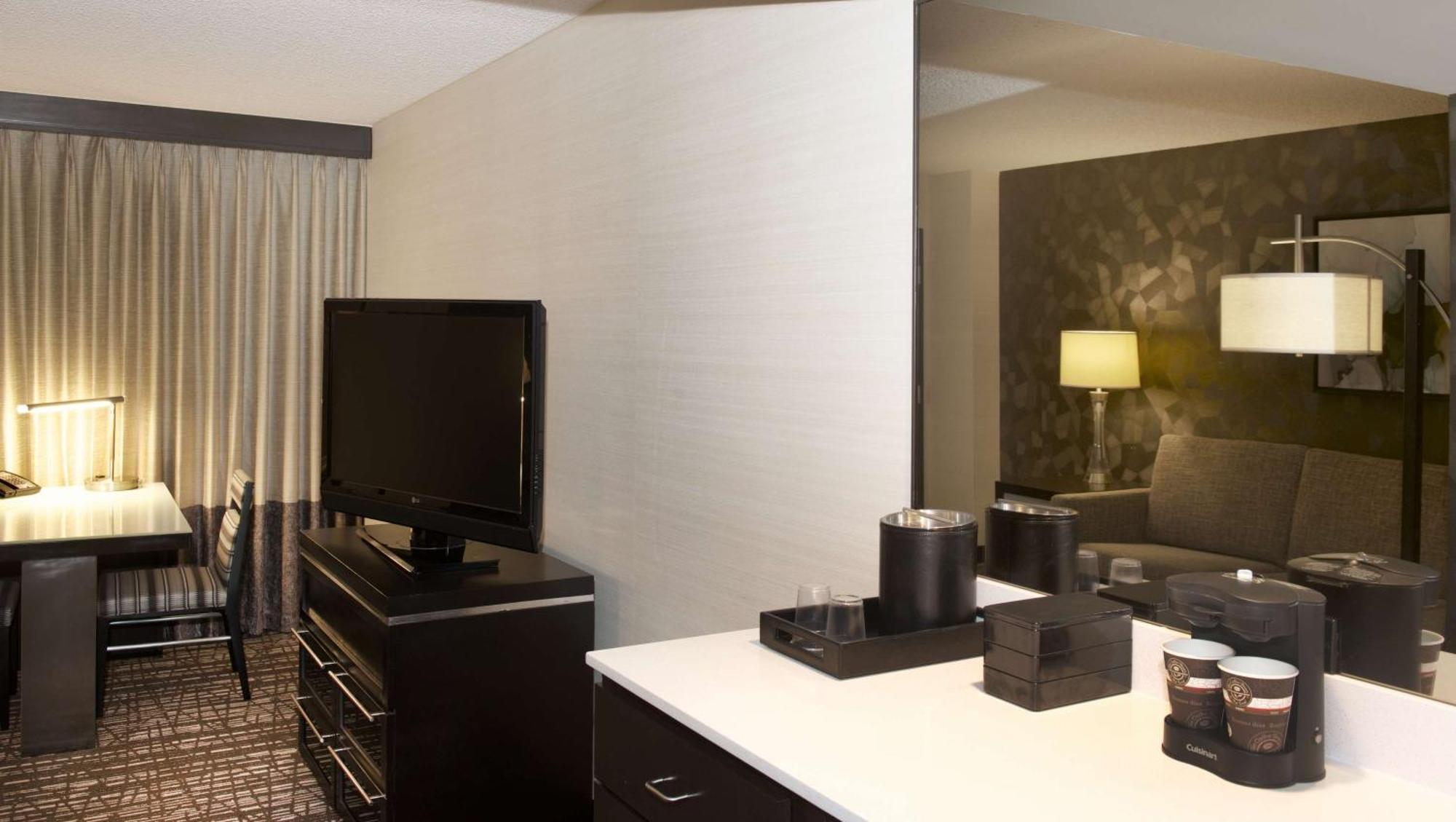 Suite with Two Double Beds - Non-Smoking